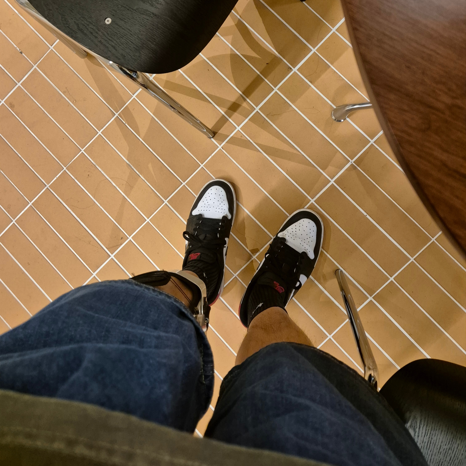 Jordan 1 Retro Low OG Black Toe 착용 스타일