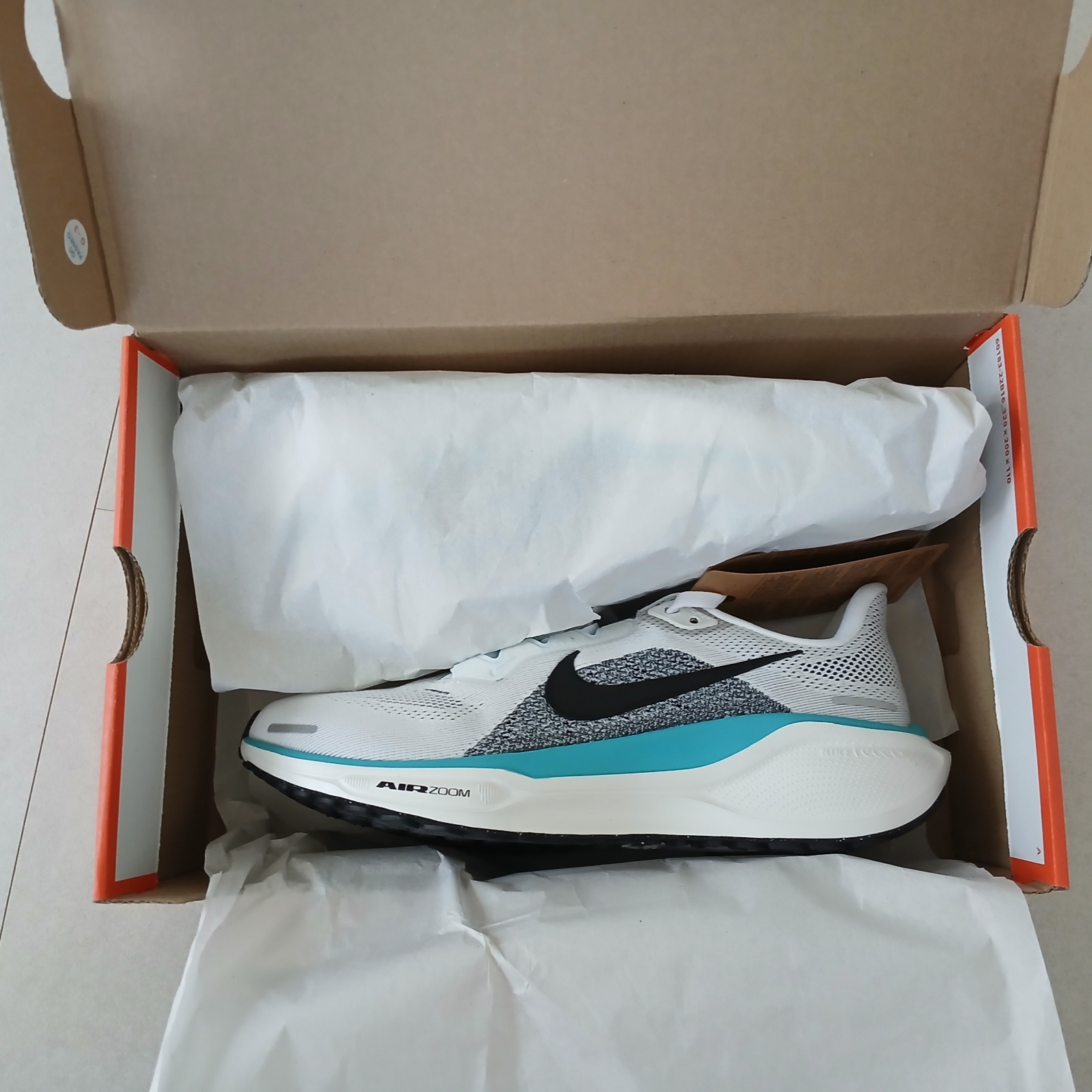 Nike Air Zoom Pegasus 41 White Dusty Cactus 착용 스타일 - 1
