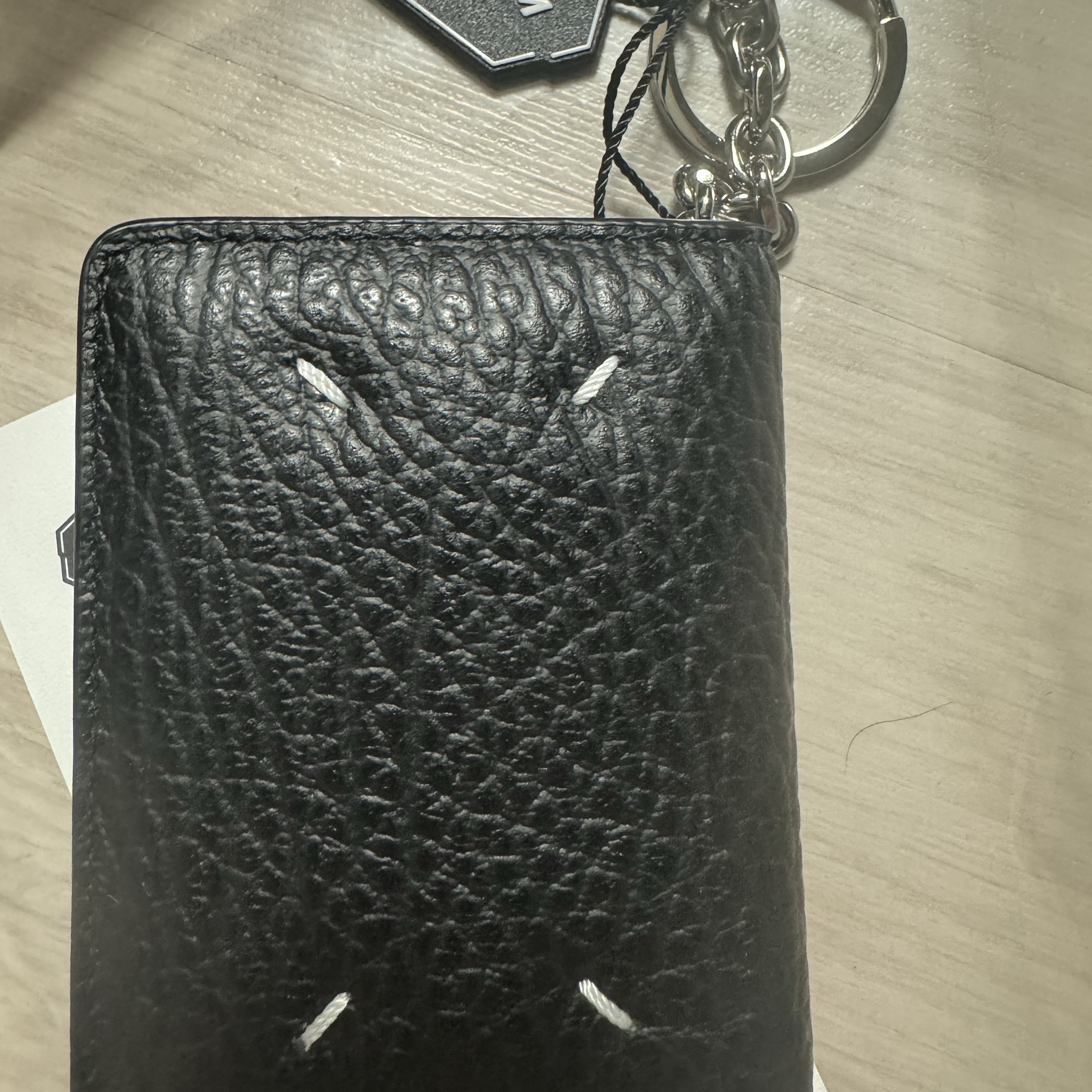 Maison Margiela Keyring Wallet Black 착용 스타일