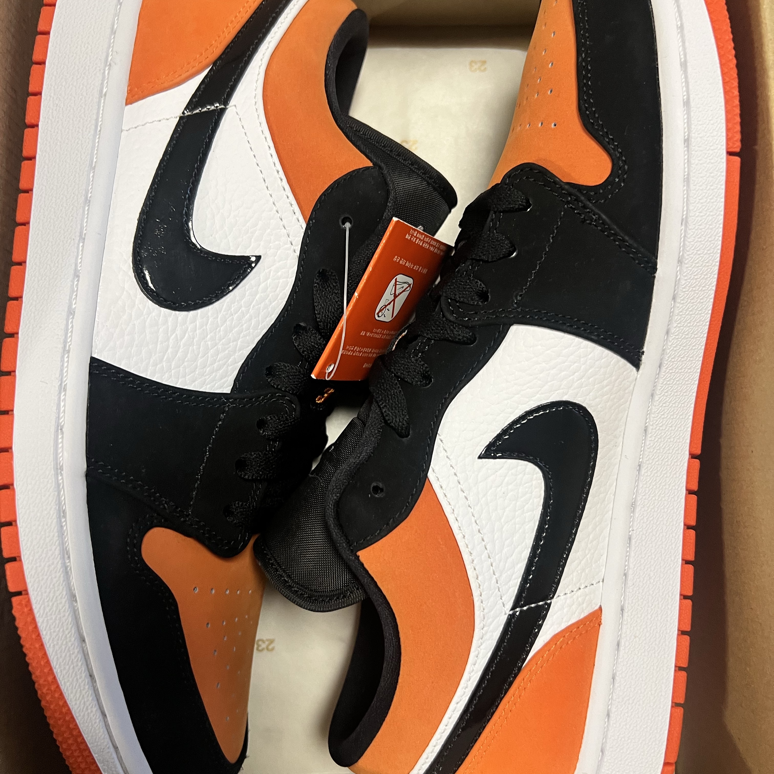 Jordan 1 Low Shattered Backboard 착용 스타일 - 1