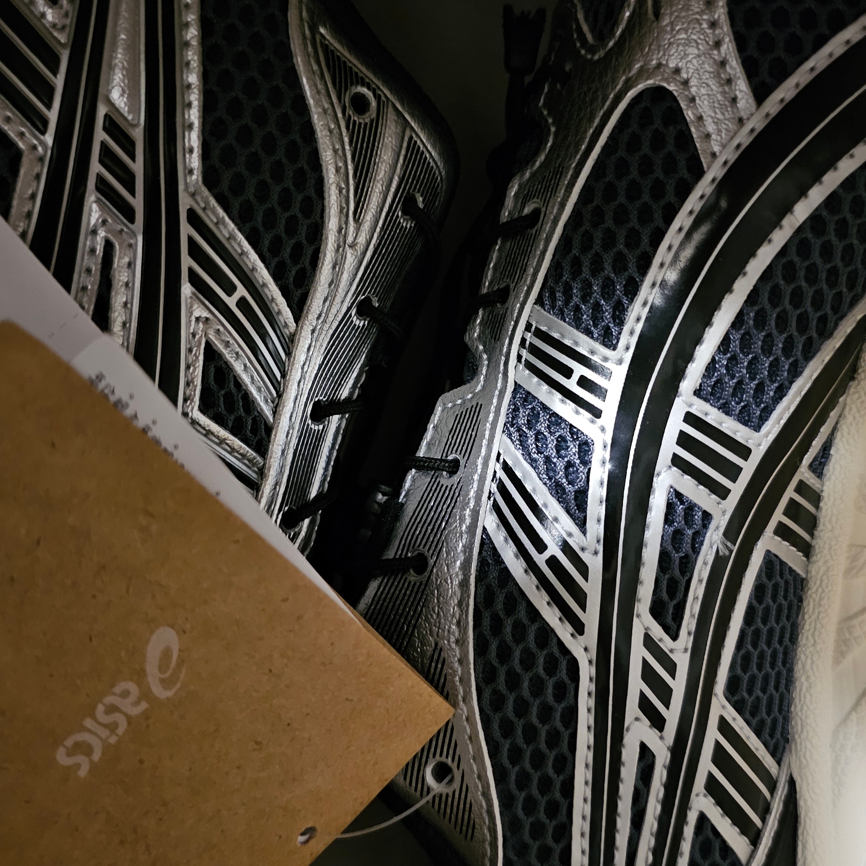 Asics Unlimited Gel-Kayano 14 Carrier Grey Black 착용 스타일
