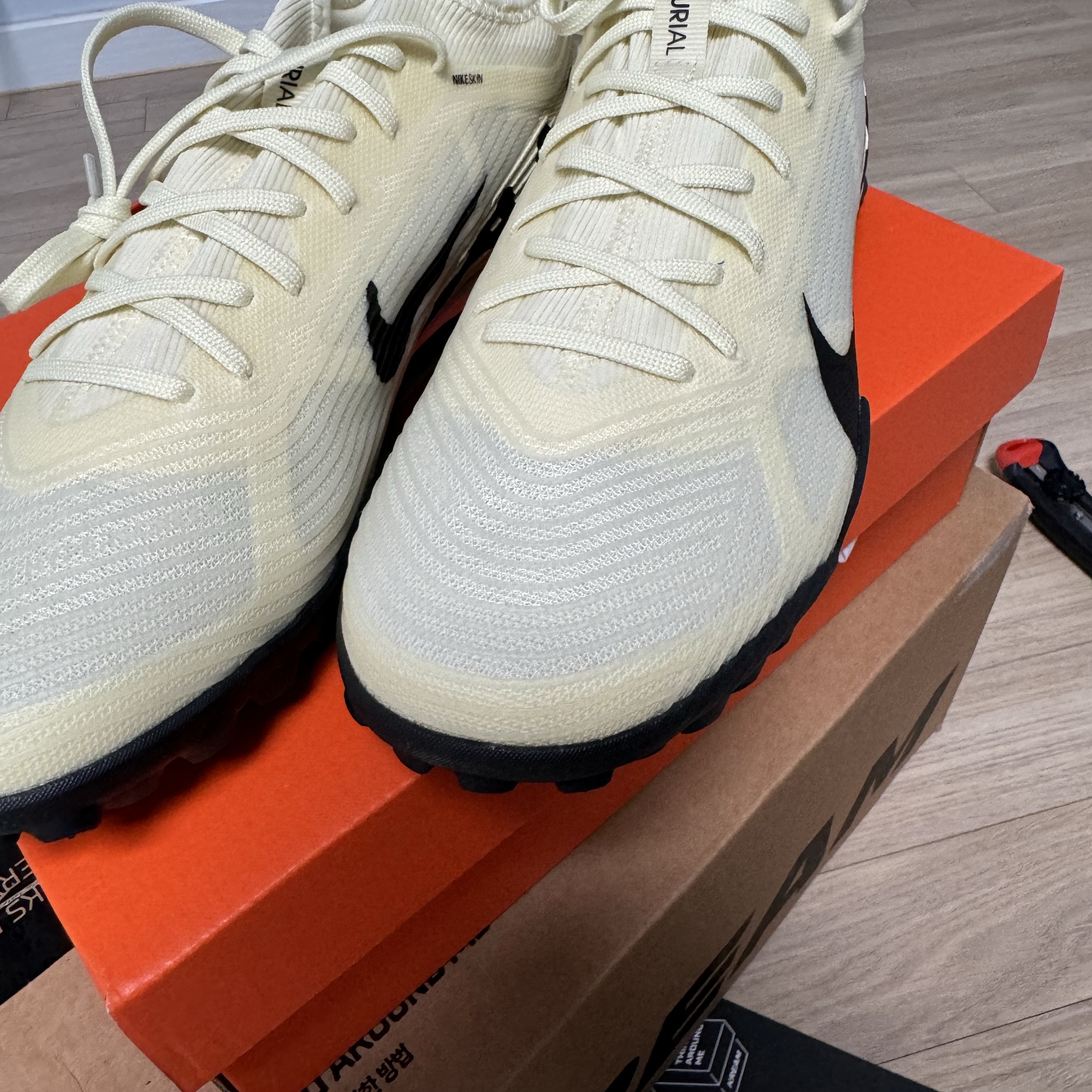 Nike Zoom Mercurial Vapor 15 Pro TF Lemonade Black 착용 스타일
