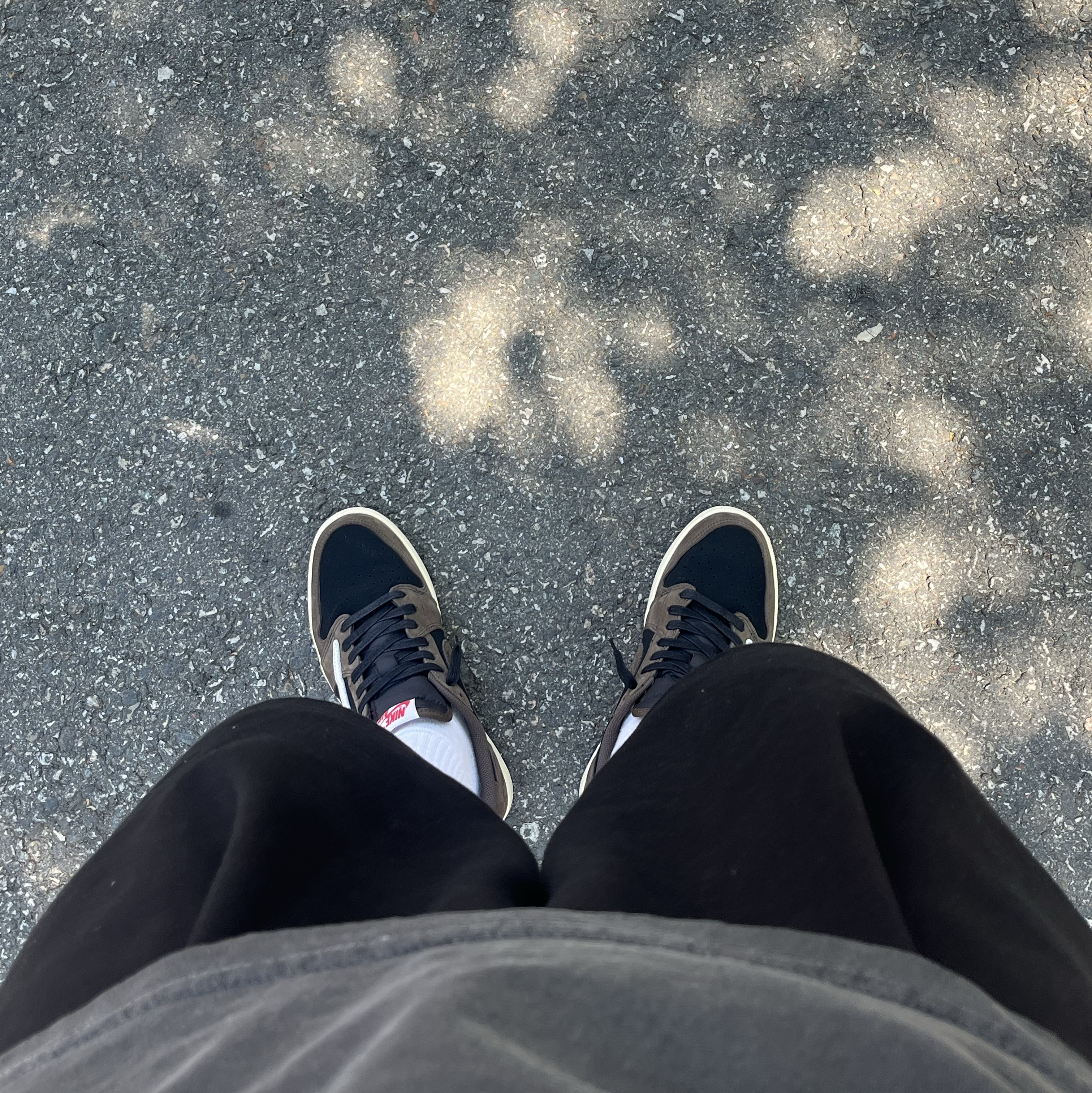 Jordan 1 x Travis Scott Retro Low OG SP Mocha 착용 스타일