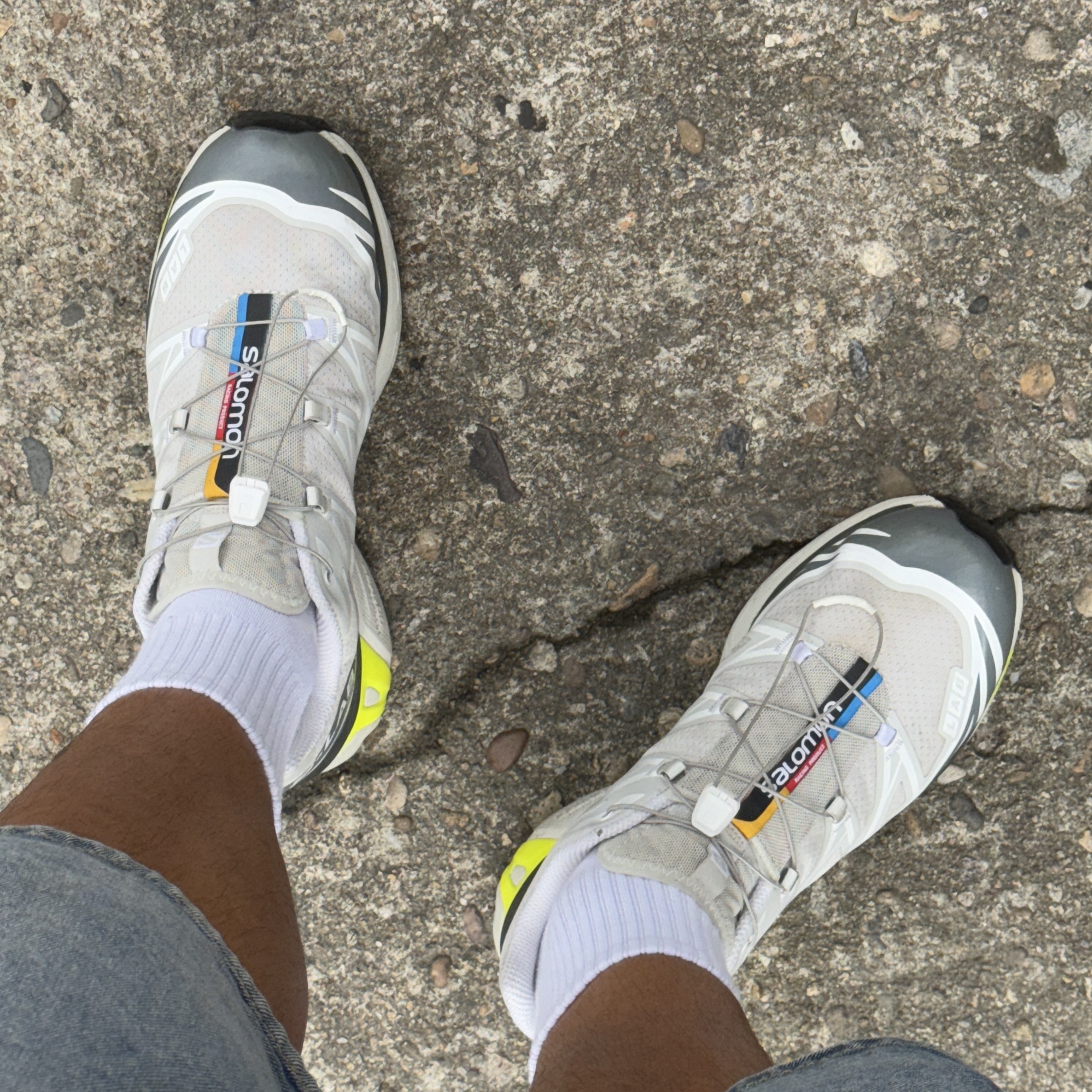 Salomon XT-6 ADV Lunar Rock 착용 스타일