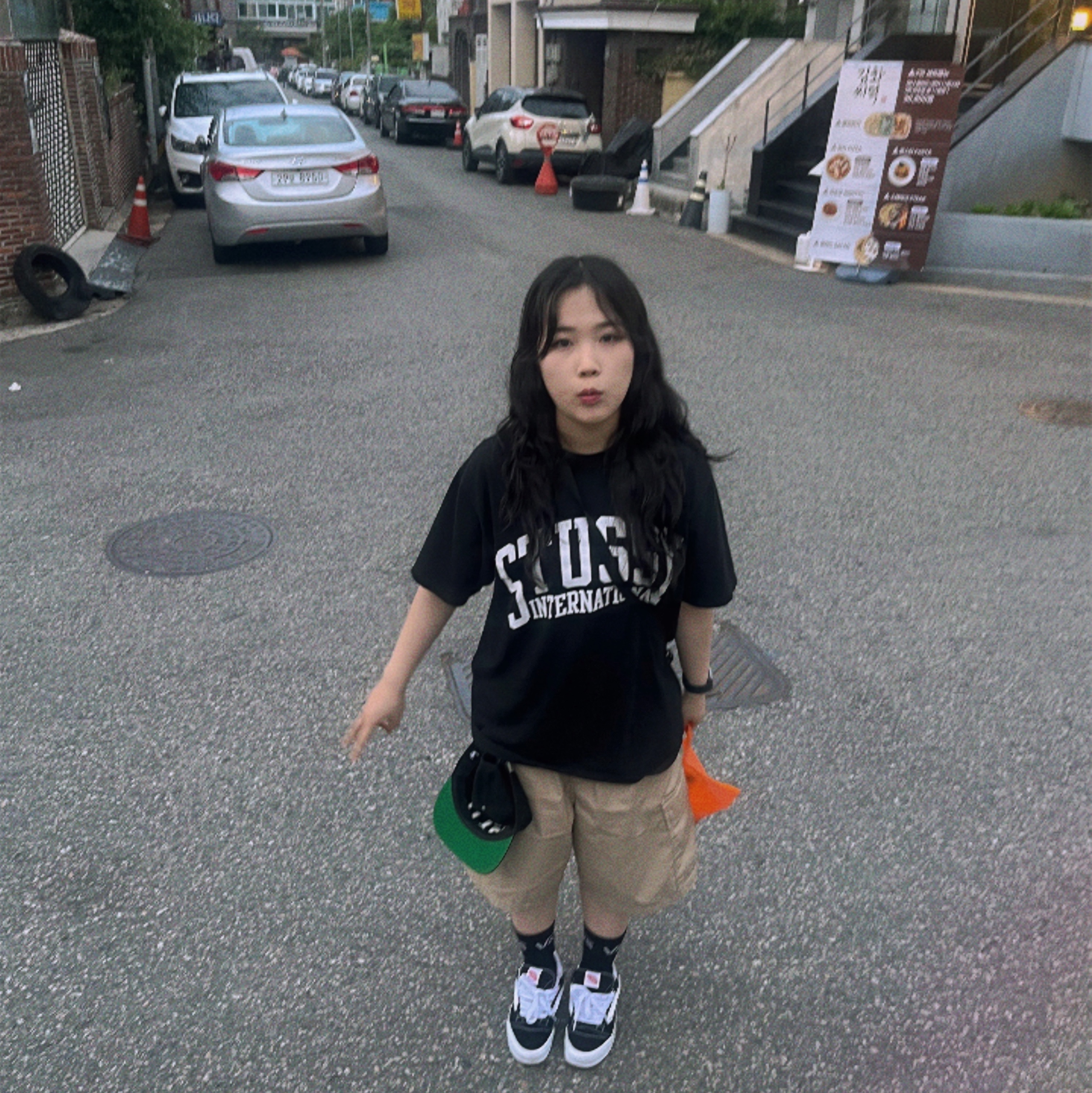 Stussy International Pigment Dyed T-Shirt Black, Stussy Stu Arch Strapback Cap Black 착용 스타일