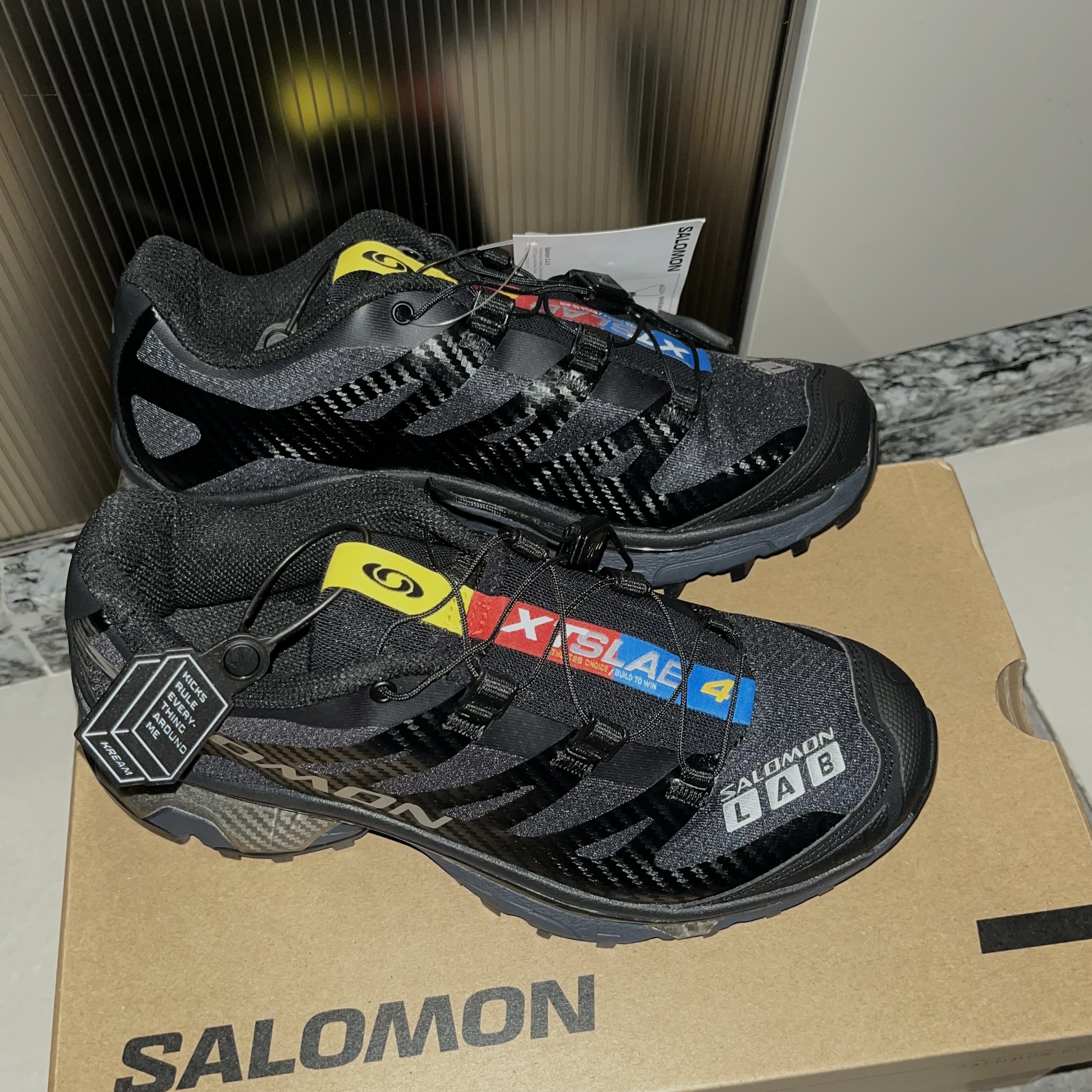 Salomon XT-4 Black Silver Metallic 착용 스타일