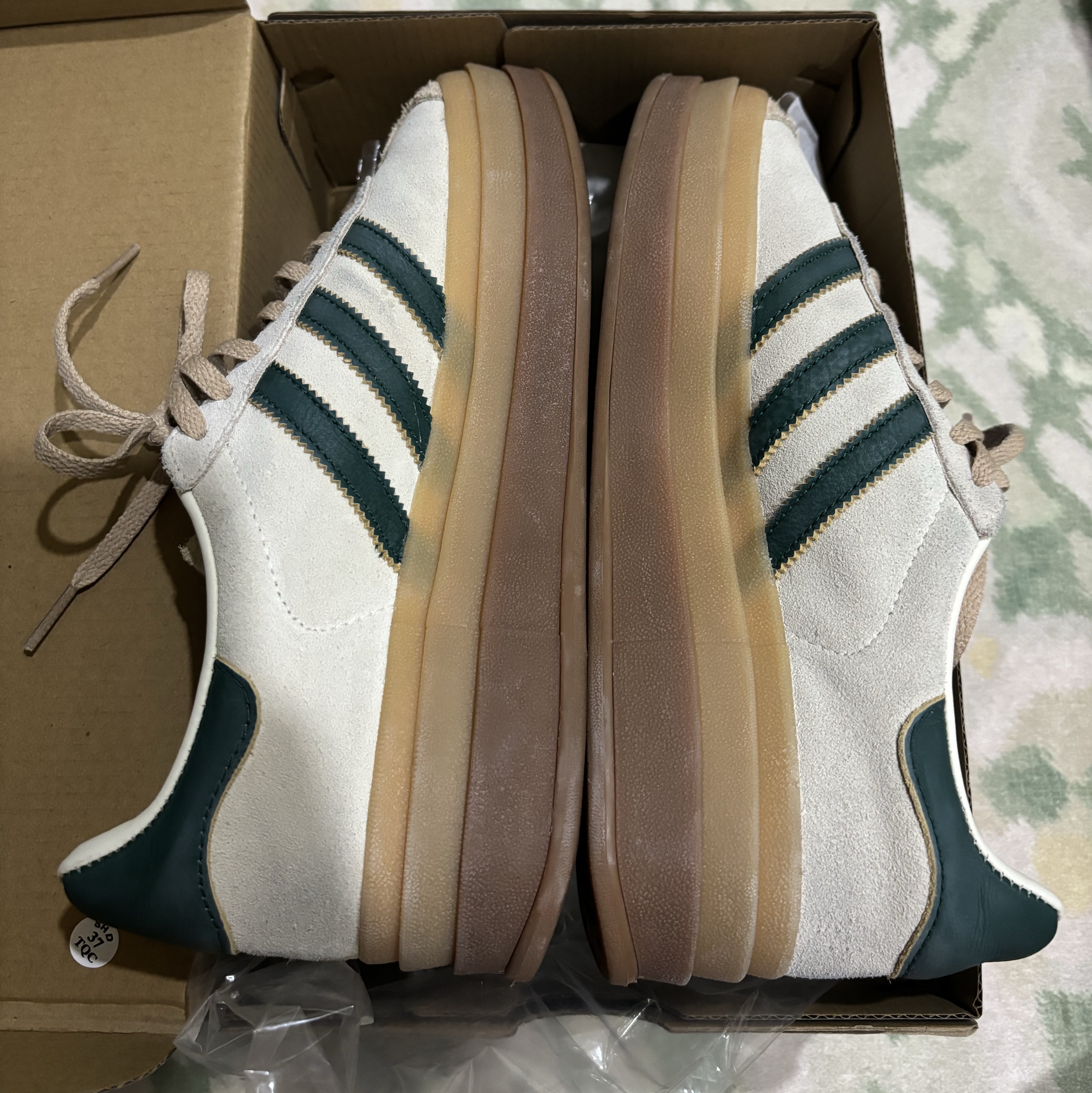 (W) Adidas Gazelle Bold Cream White Collegiate Green 착용 스타일
