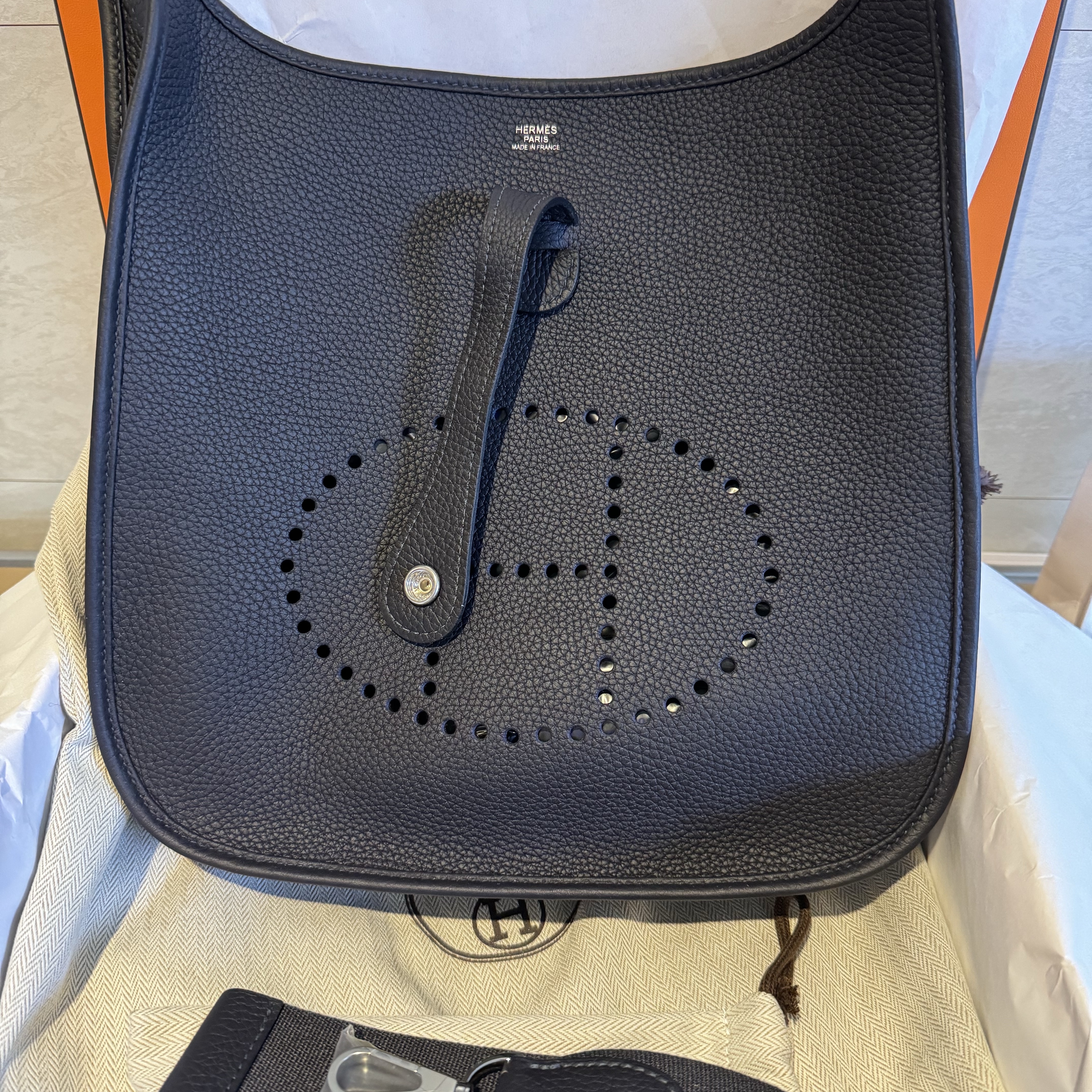 Hermes Evelyne III 29 Bag Clemence & Palladium Caban 착용 스타일