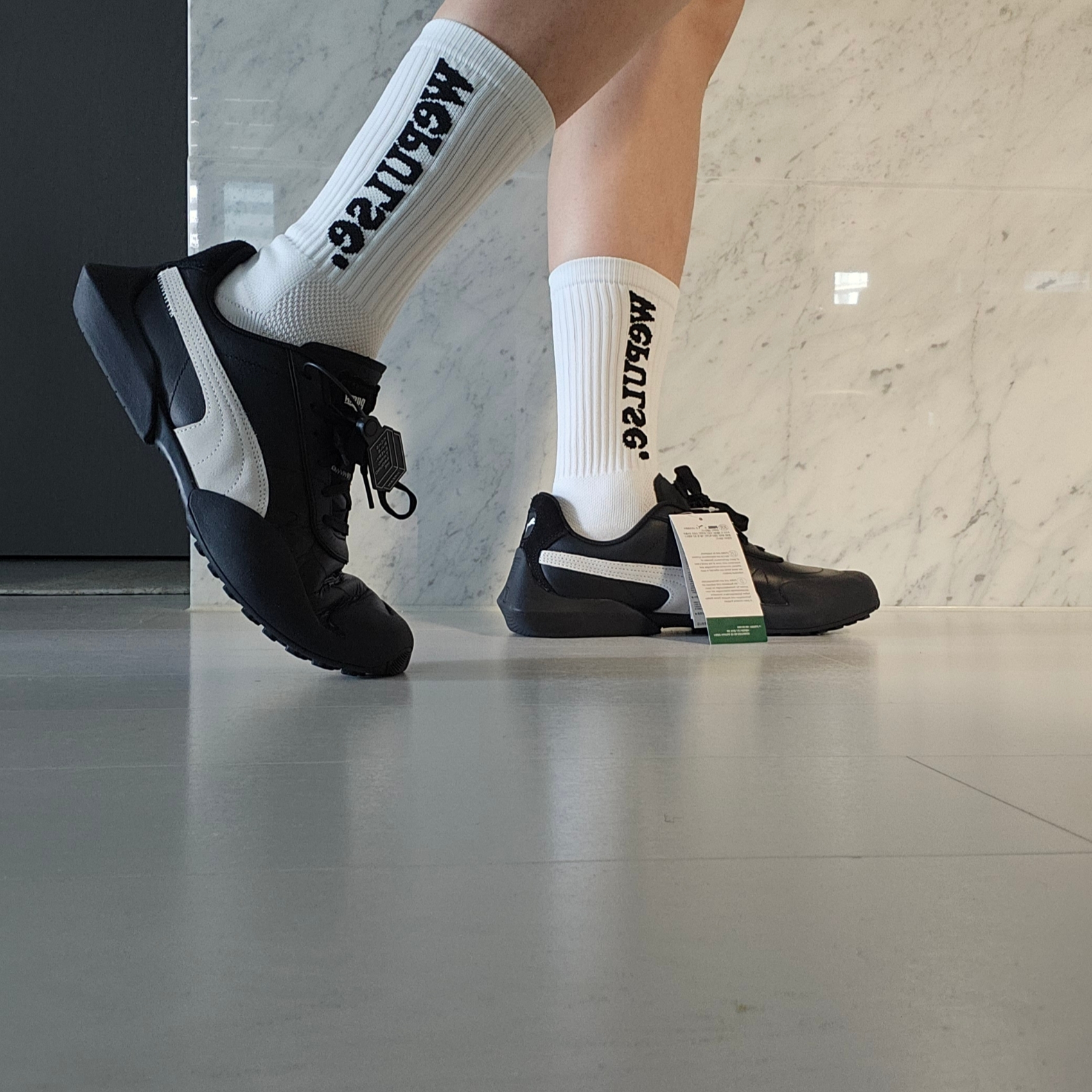 Puma Vaderon Clean Black White 착용 스타일