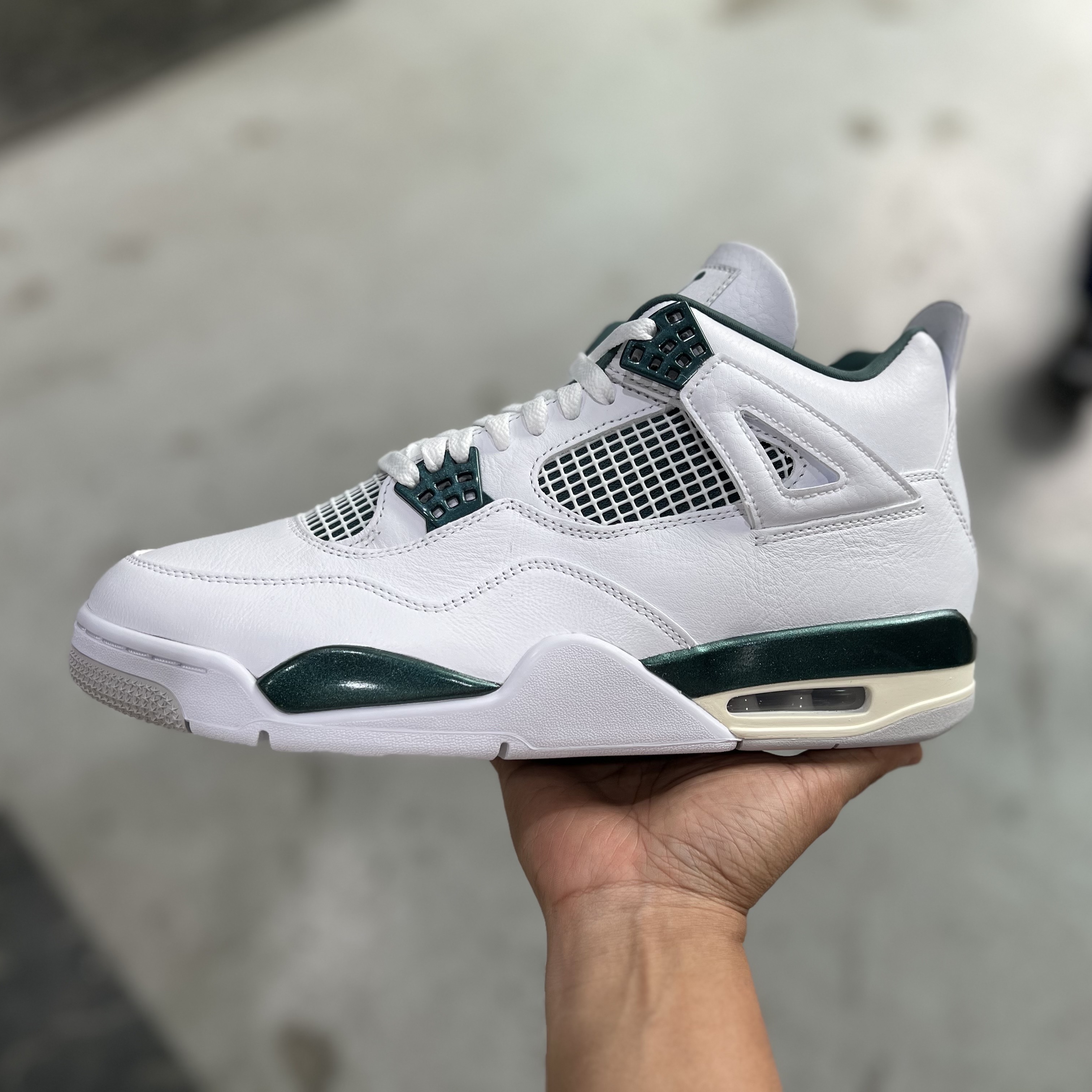 Jordan 4 Retro Oxidized Green 착용 스타일