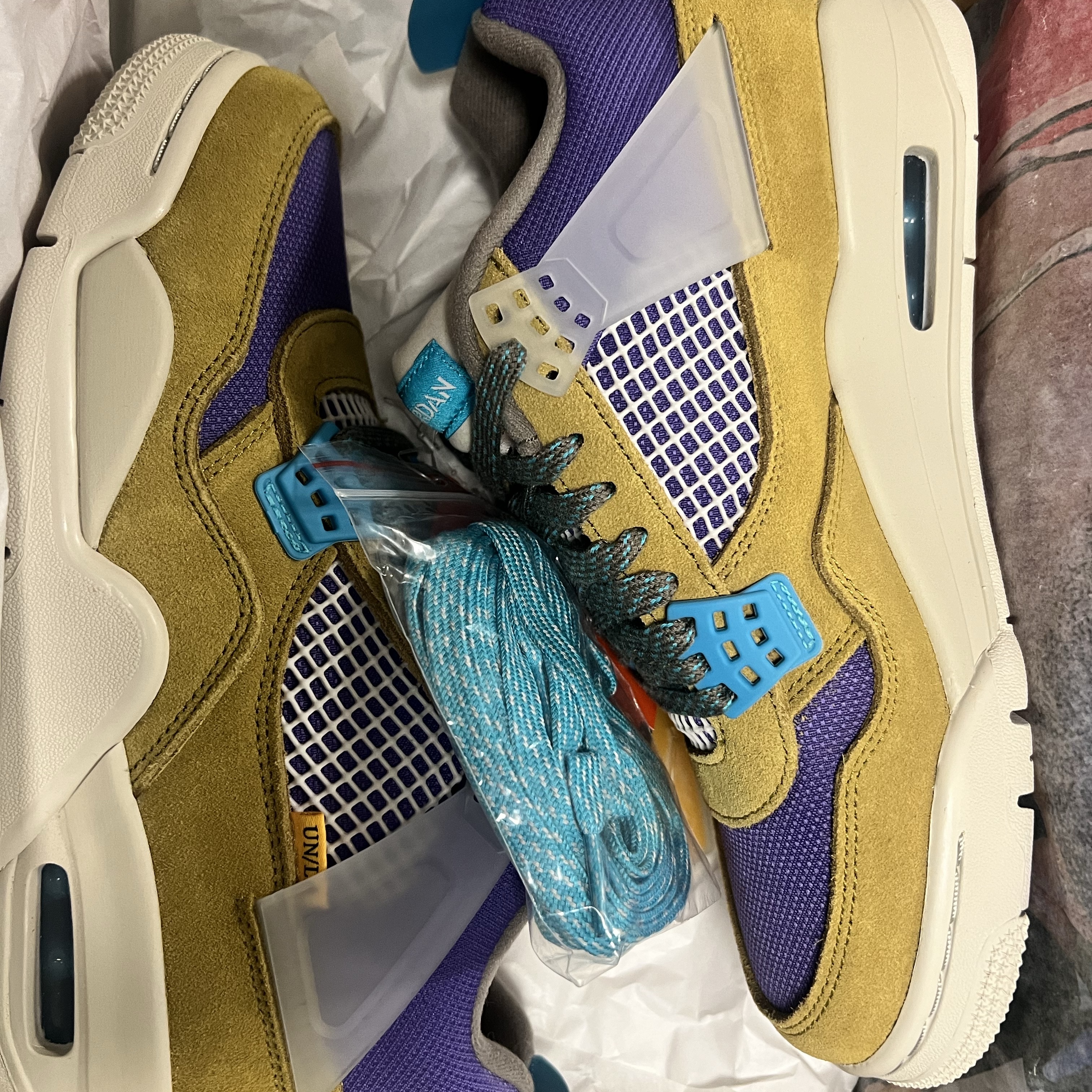 Jordan 4 x Union Retro SP Desert Moss 착용 스타일 - 1