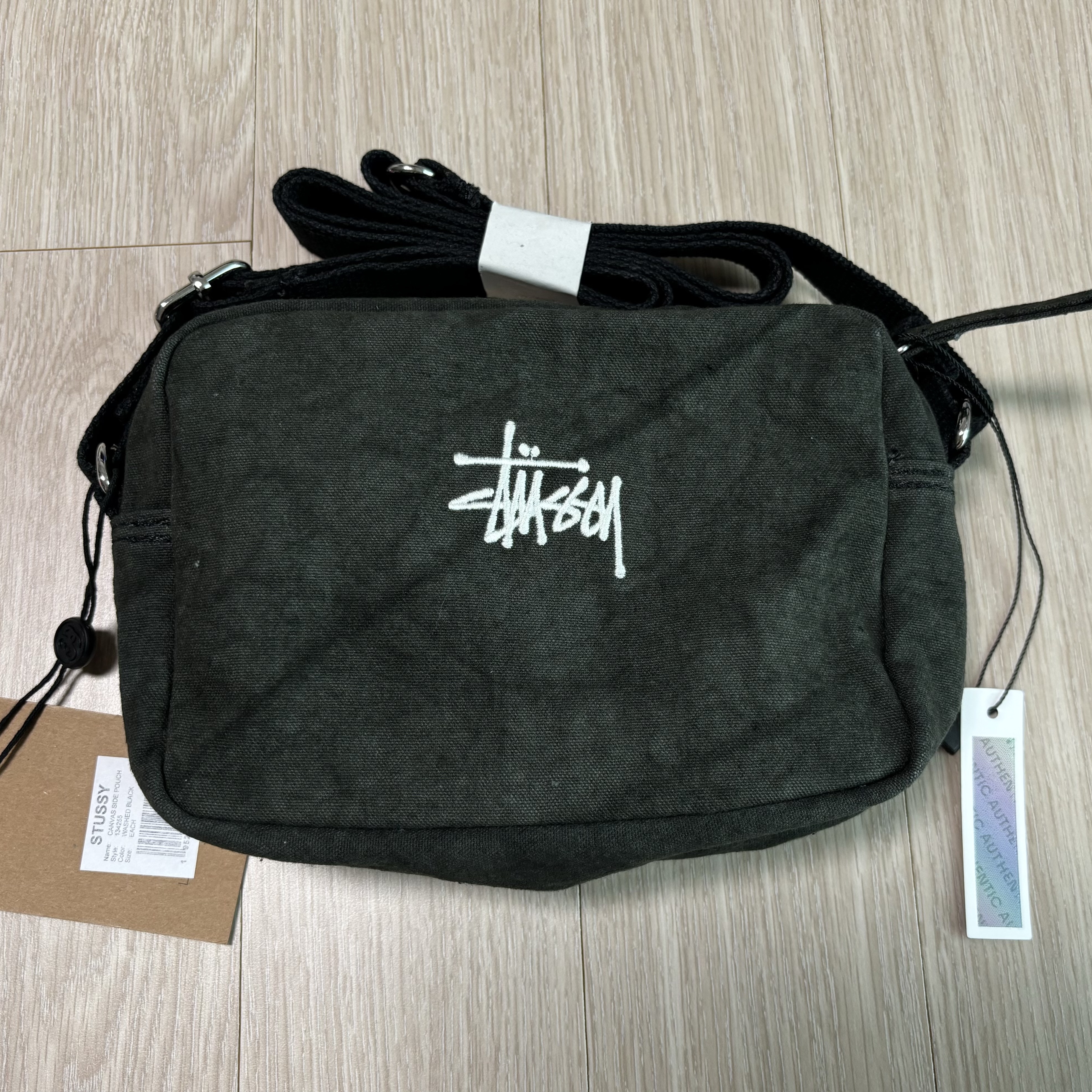 Stussy Canvas Side Pouch Washed Black 착용 스타일 - 1