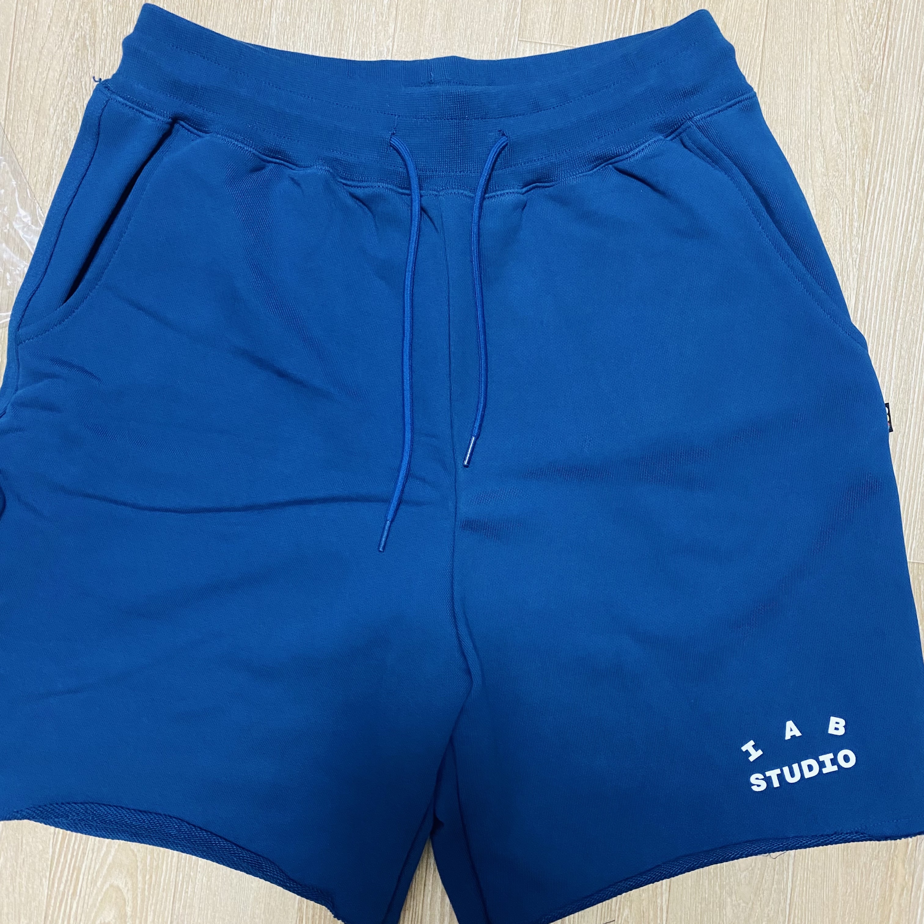 IAB Studio Heavy Sweatshorts Navy - 23FW 착용 스타일