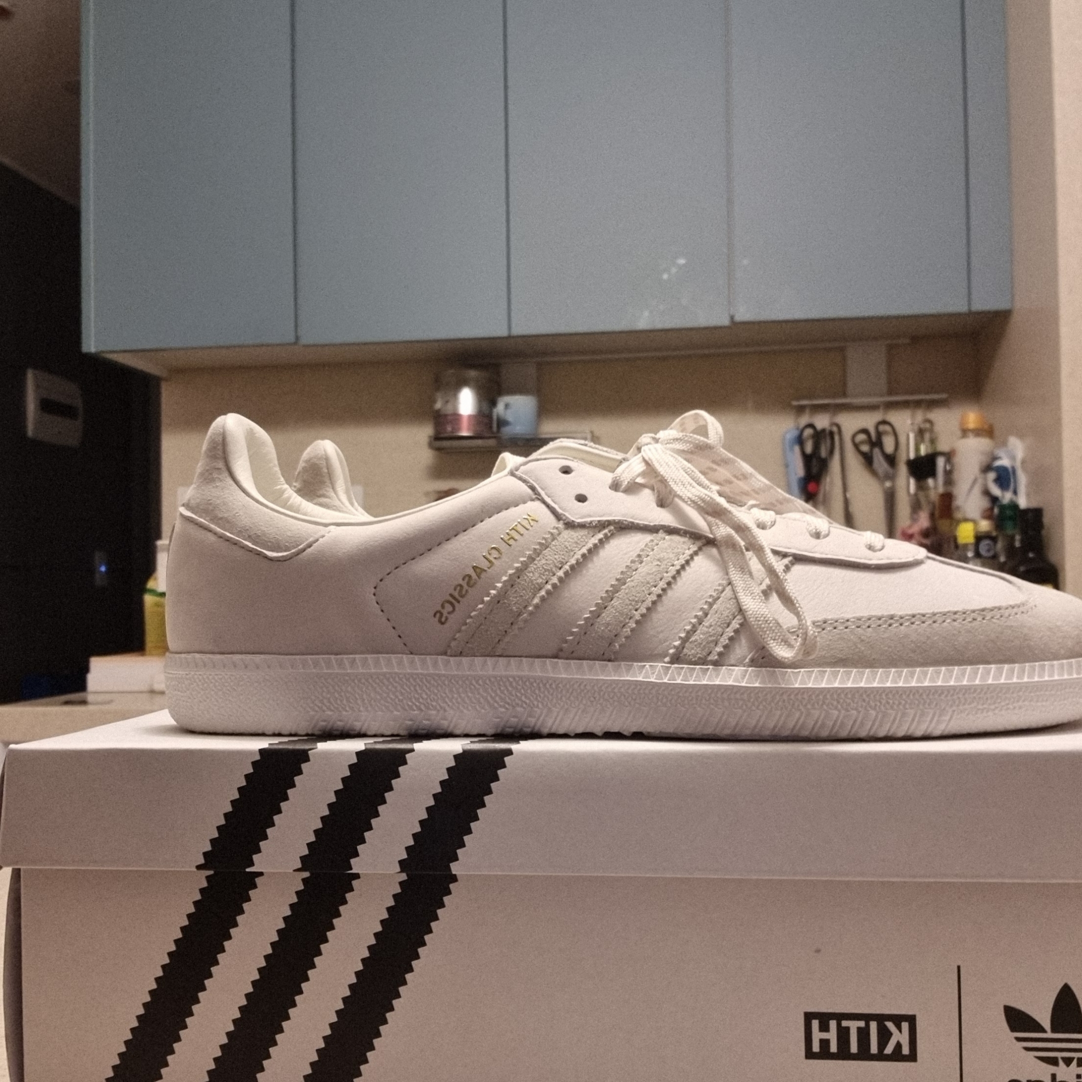 Adidas x Kith Samba Cloud White Off White 착용 스타일
