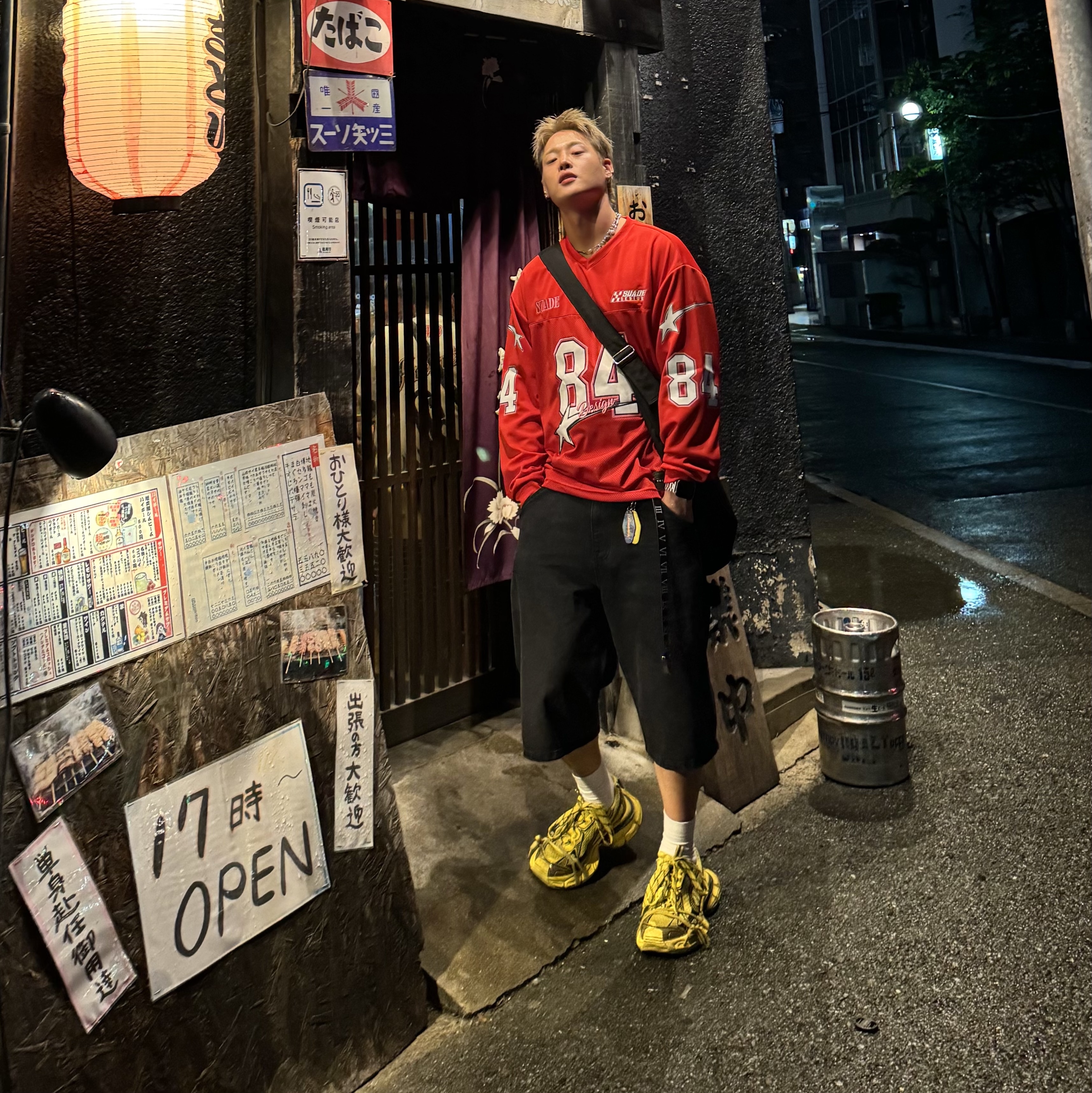 Balenciaga 3XL Sneakers Yellow Black 착용 스타일
