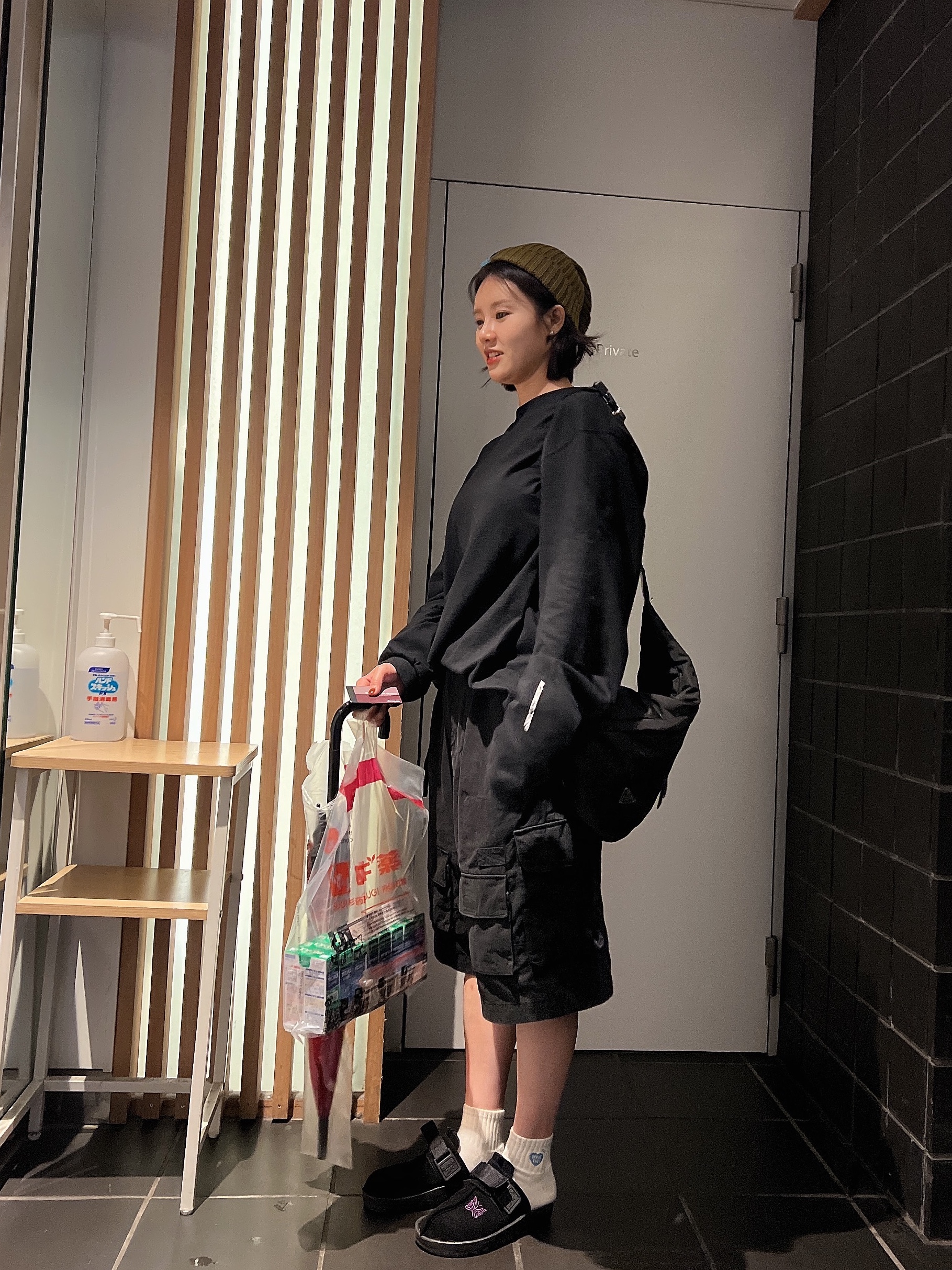 Reebok x Needles Beatnik Black, Prada Re-Nylon and Leather Shoulder Strap Backpack Black 착용 스타일
