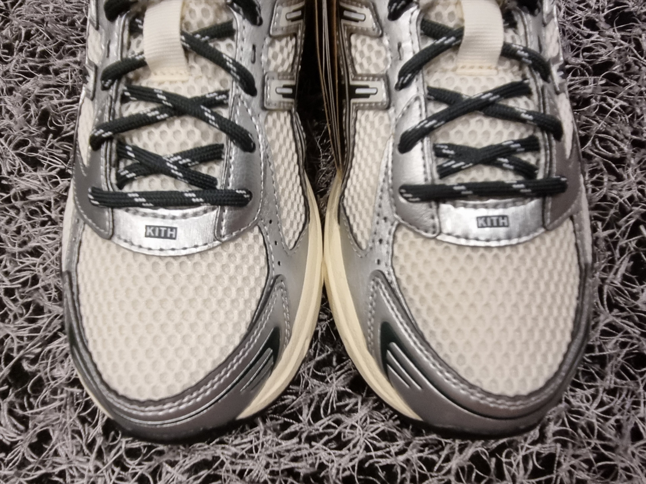 Asics x Kith Gel-1130 Cream Scarab 착용 스타일 - 4