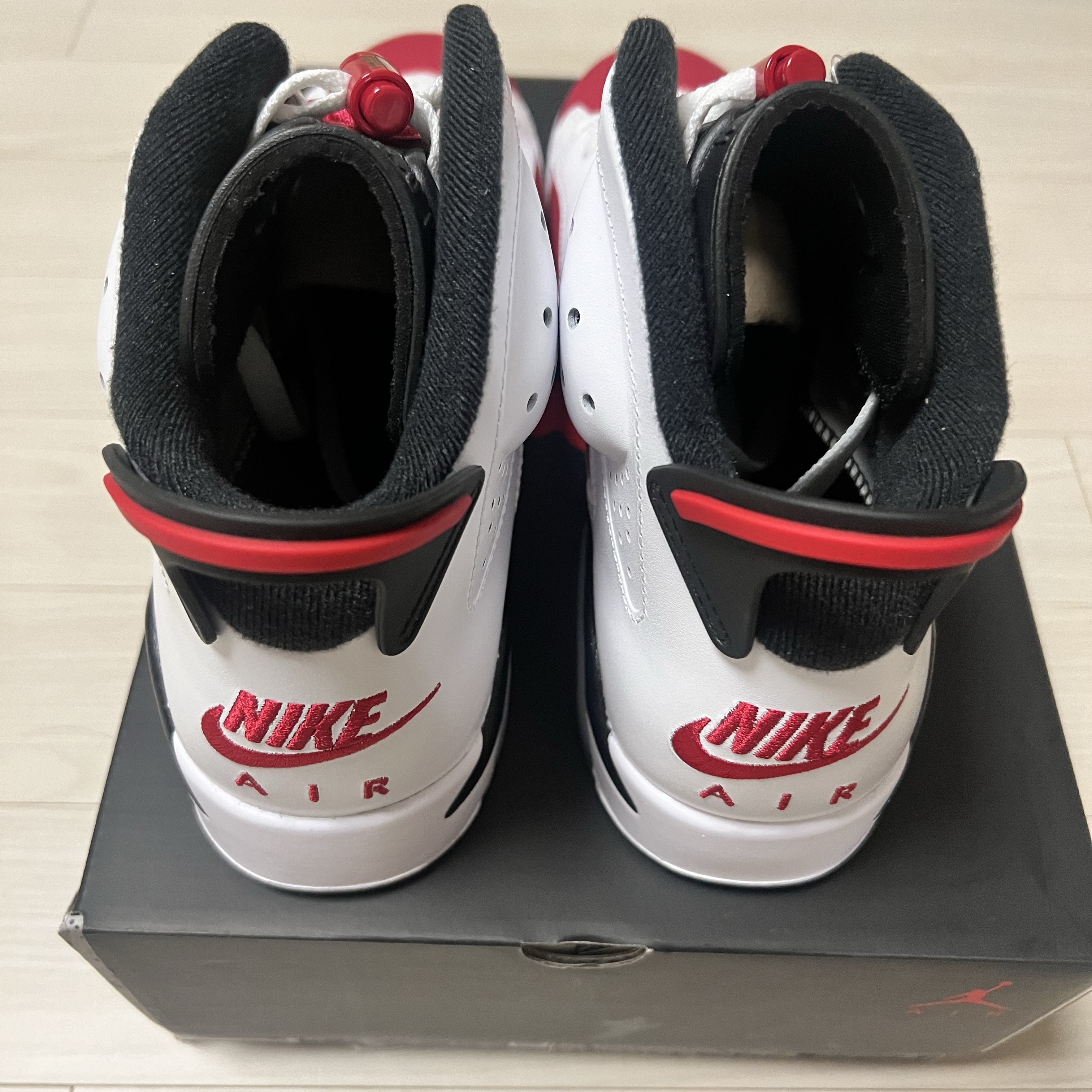 Jordan 6 Retro Carmine 2021 착용 스타일 - 5