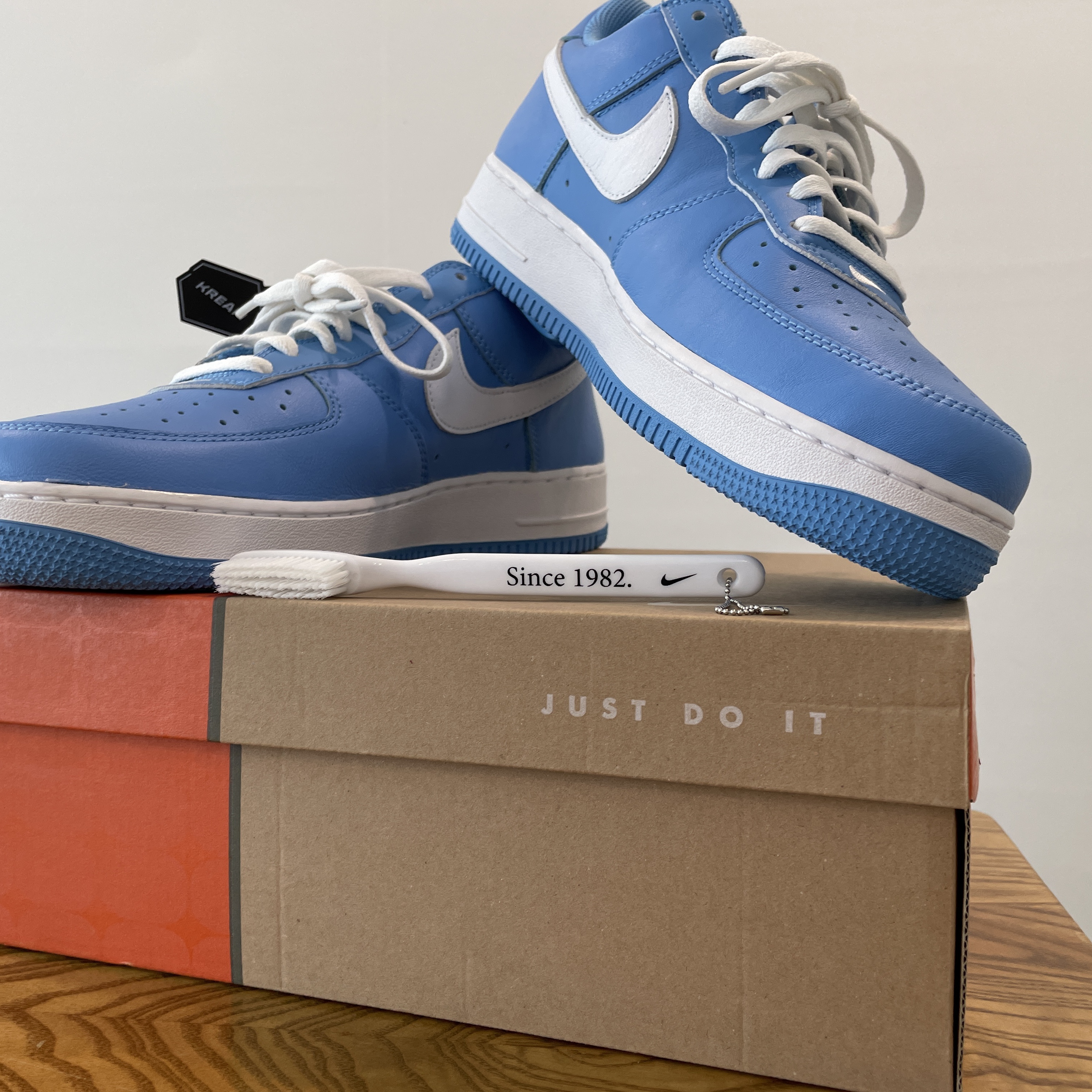 Nike Air Force 1 Low Retro Color of the Month University Blue 착용 스타일