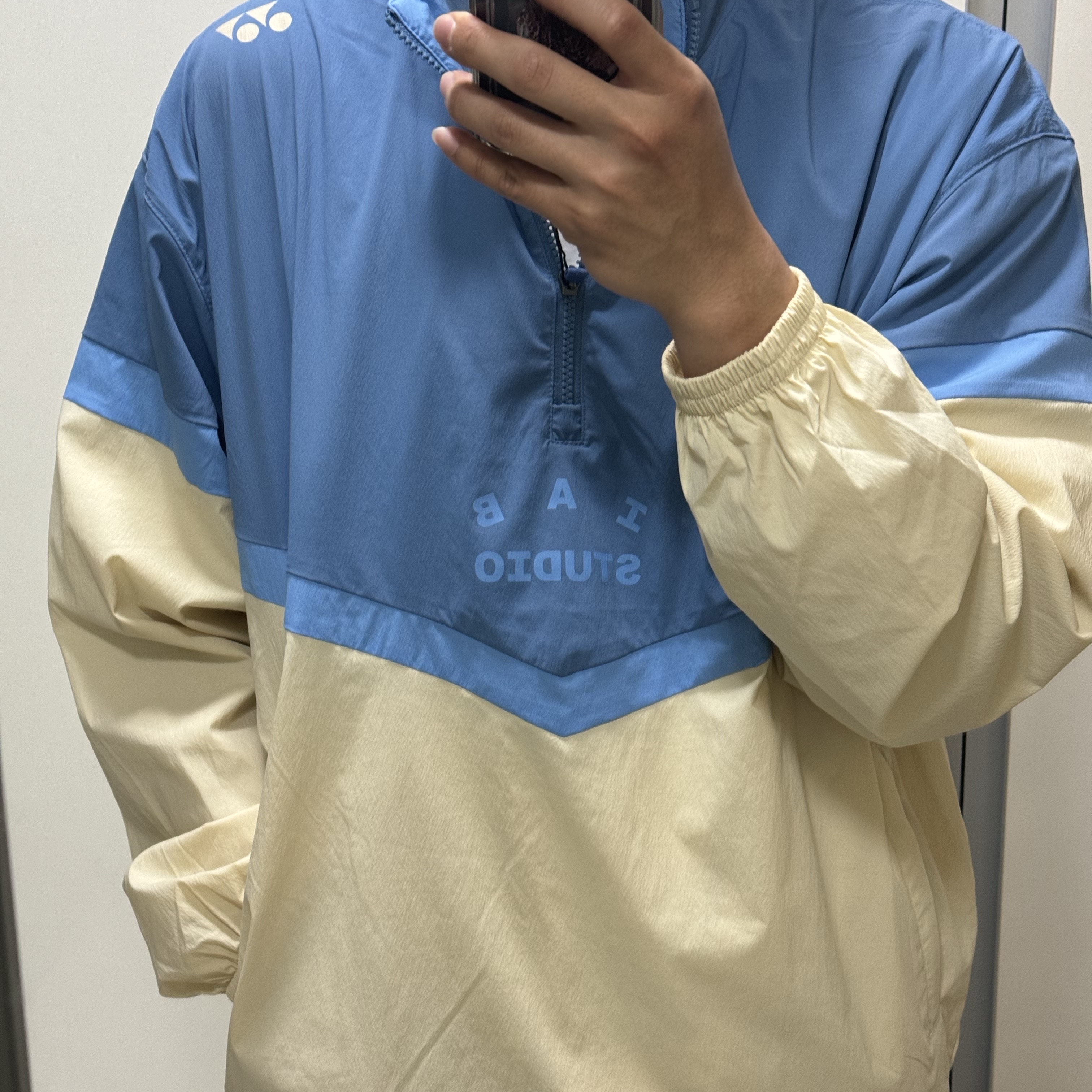 IAB Studio x Yonex Woven Pullover Blue 착용 스타일