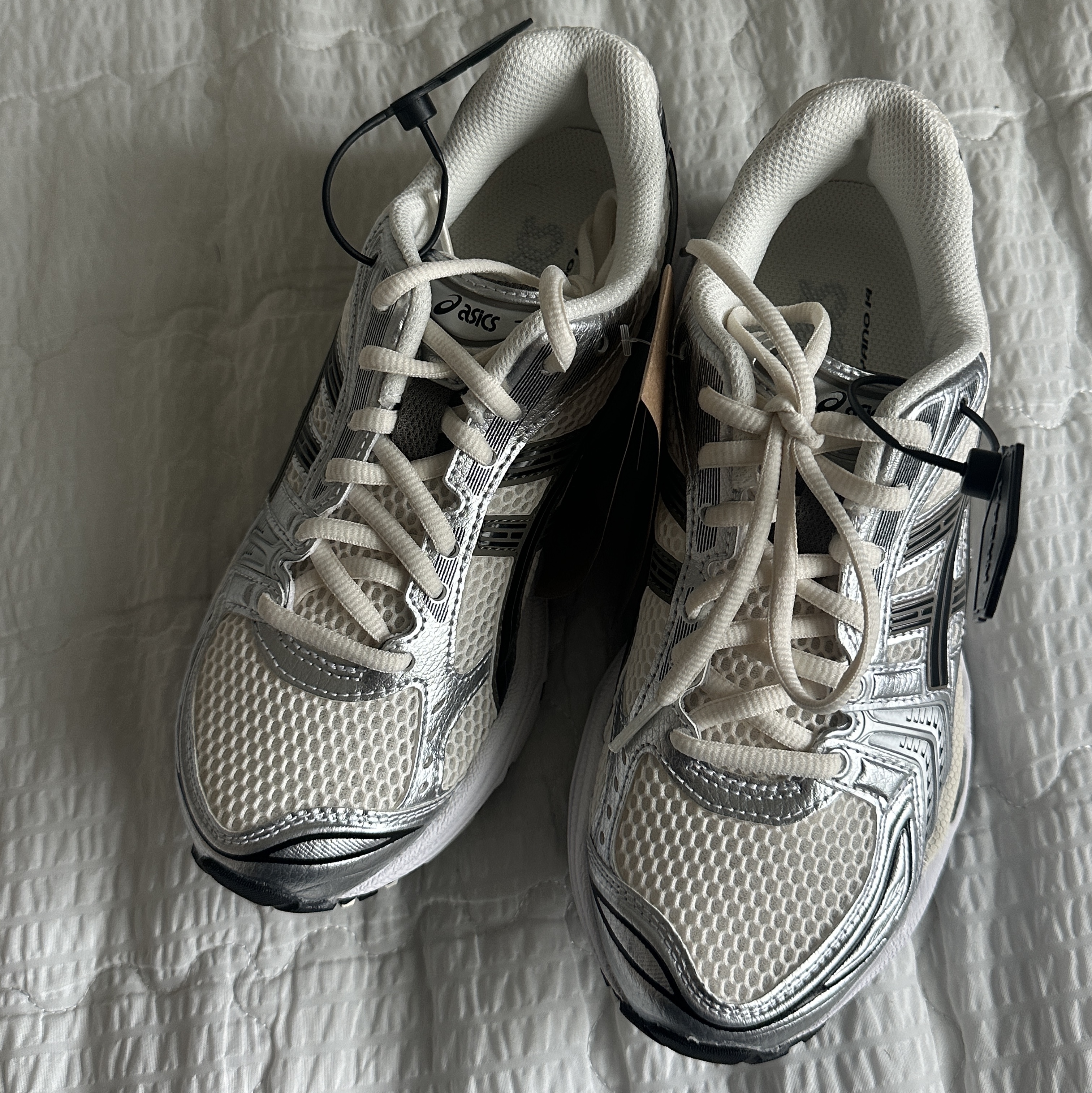 Asics Gel-Kayano 14 Cream Black 착용 스타일 - 1