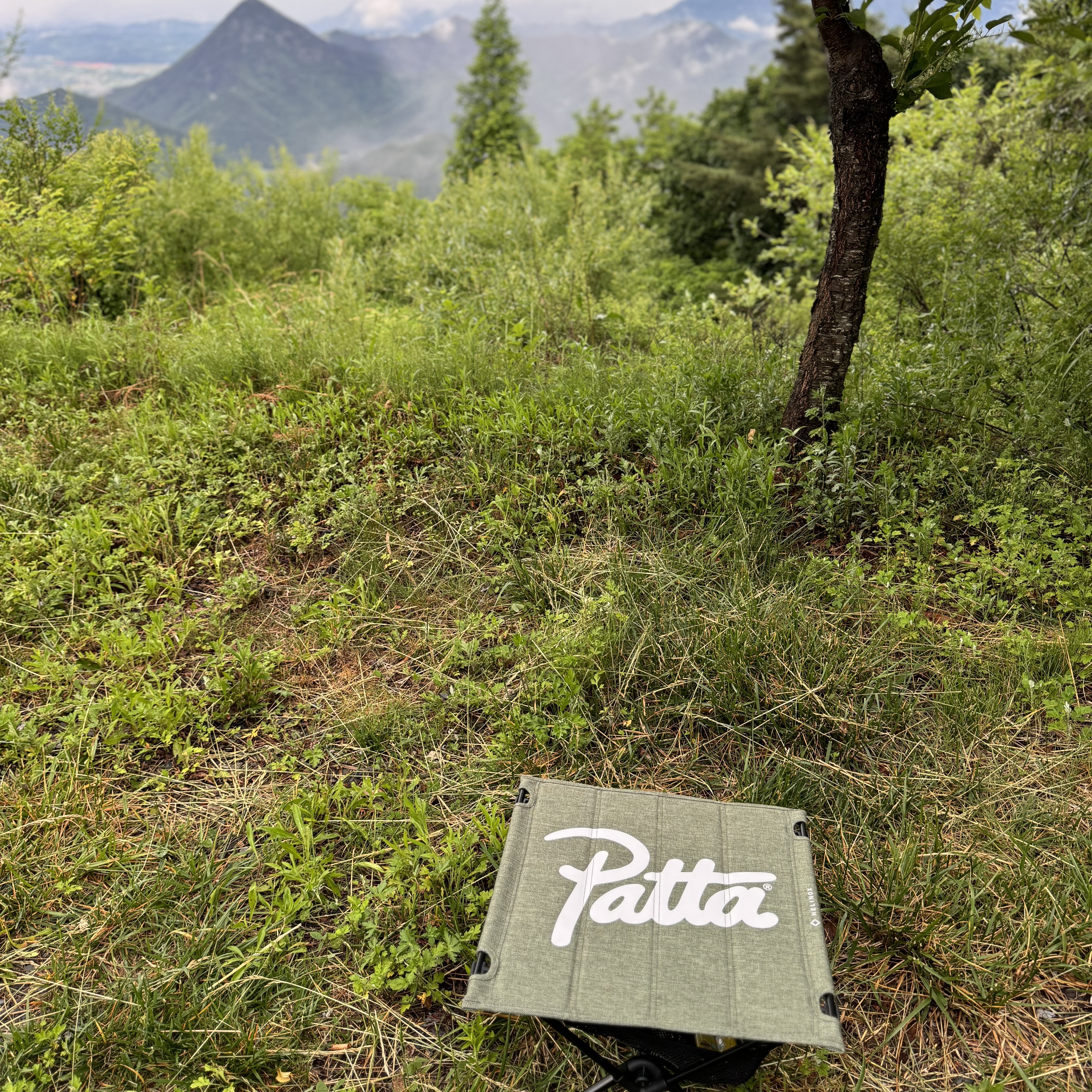 Helinox x Patta Table S Olivine 착용 스타일 - 3