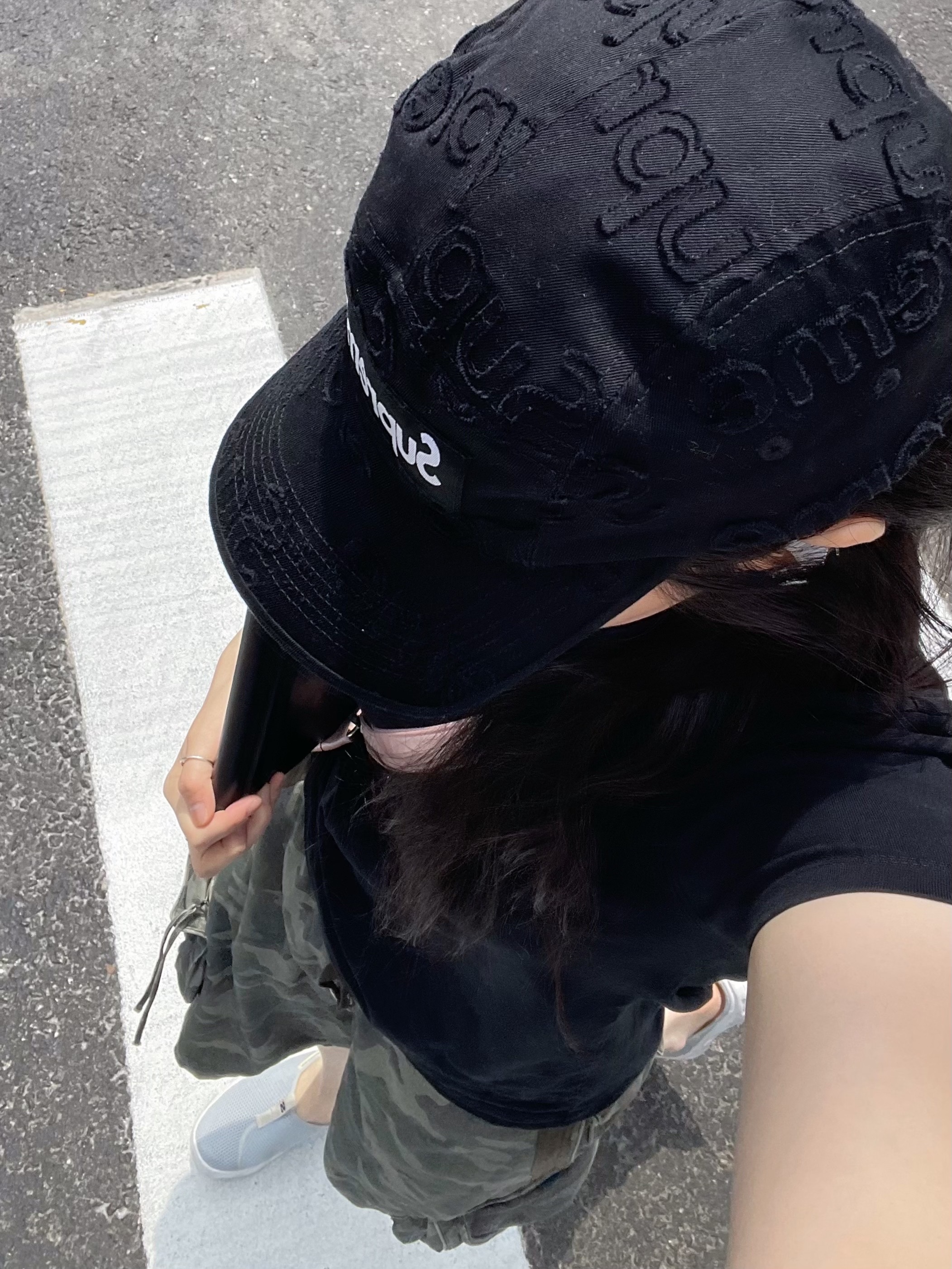 Maison Kitsune Fox Head Patch Regular T-Shirt Black, Supreme Lasered Twill Camp Cap Black - 23SS 착용 스타일 - 2