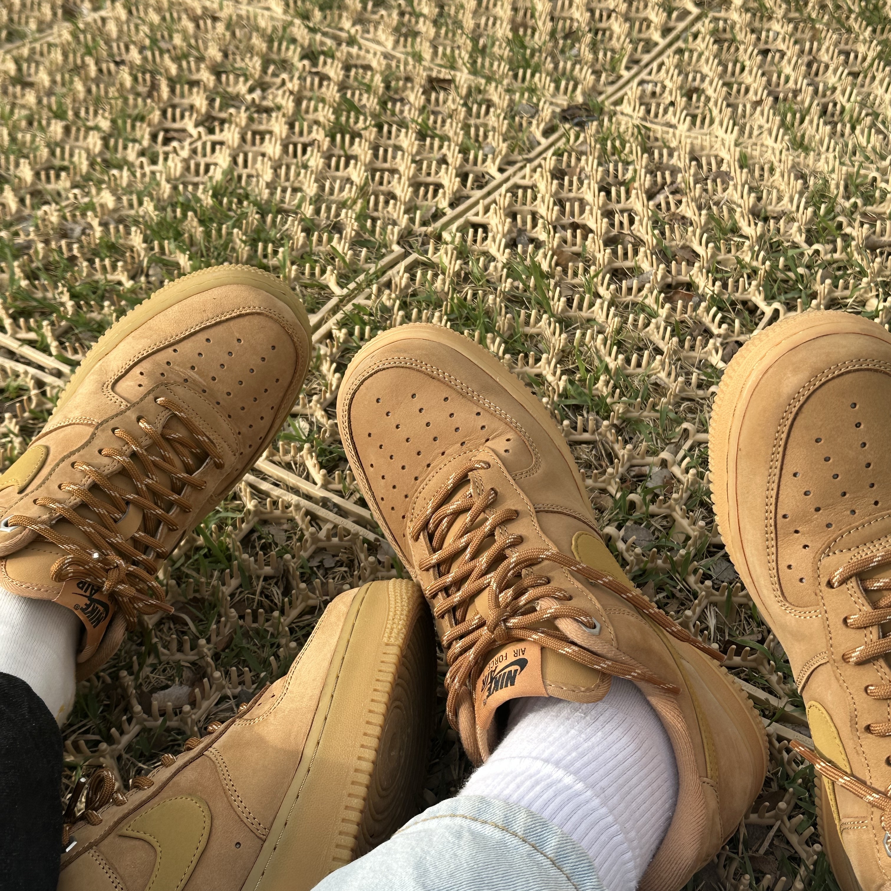 Nike Air Force 1 '07 WB Flax 착용 스타일