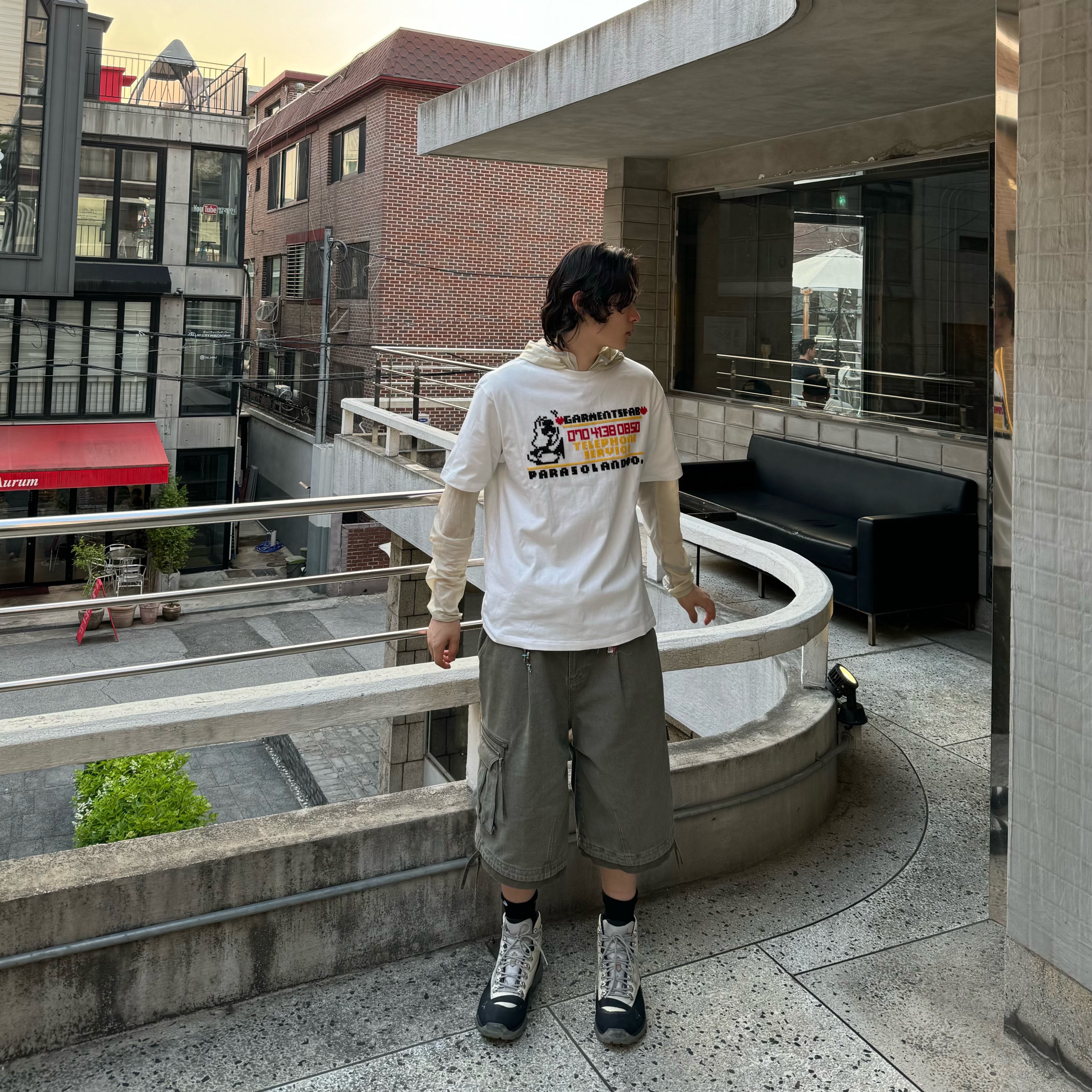 [더블적립] ETCE Layered Cargo Shorts Khaki 착용 스타일 - 2