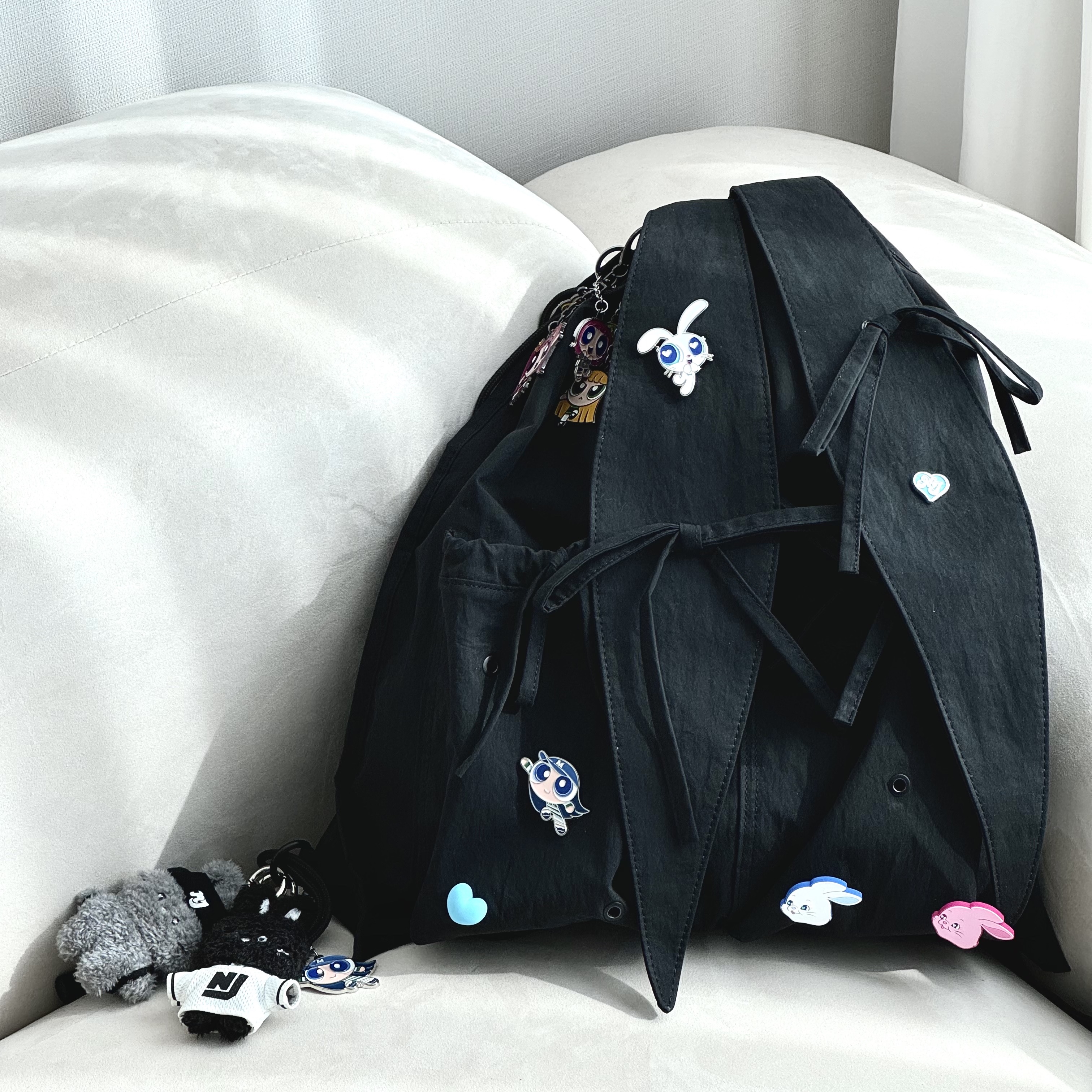 NewJeans x Coller Rabbit String Bag Shade Black, NewJeans Bunini Mini Costume Keyring Gray 착용 스타일