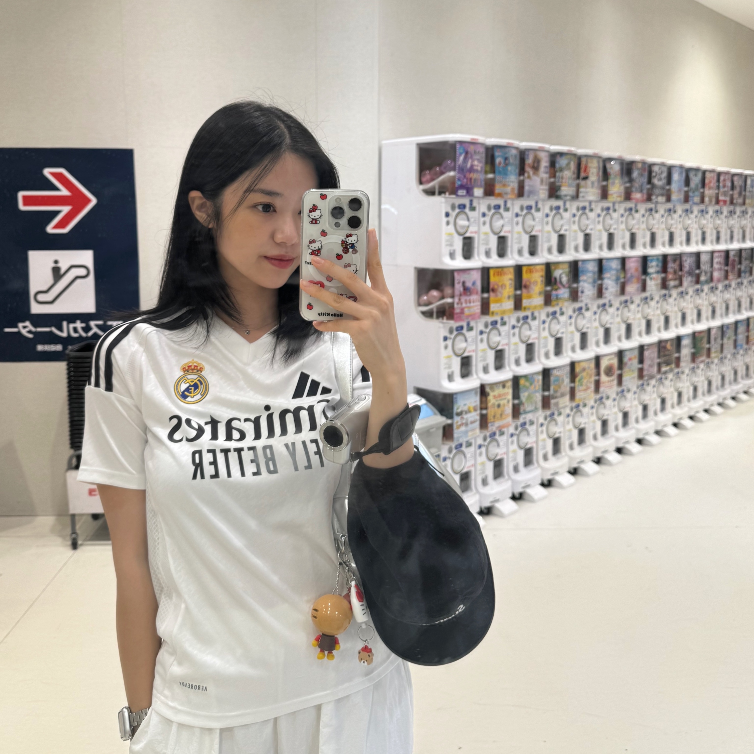 Adidas Real Madrid 2024/25 Home Jersey White - KR Sizing (Non Marking Ver.), Supreme Ventile Camp Cap Black - 22FW 착용 스타일 - 3
