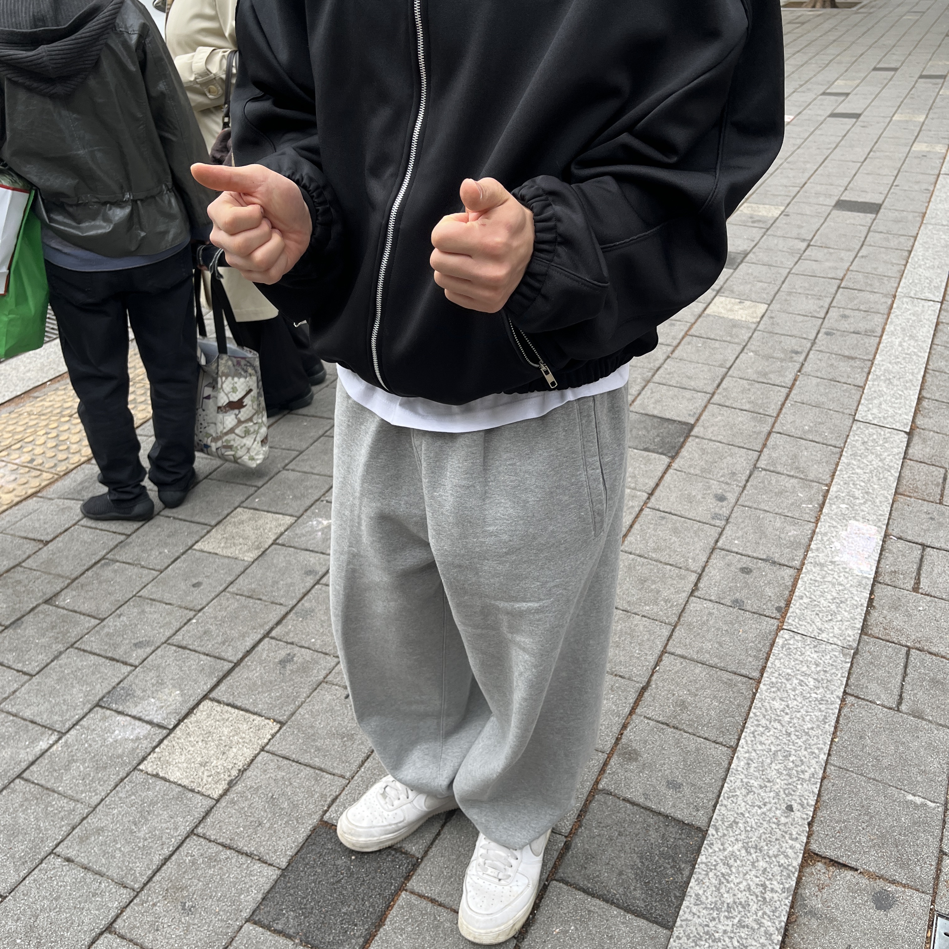 Supreme x Nike Sweatpant Heather Grey - 24SS 착용 스타일 - 2