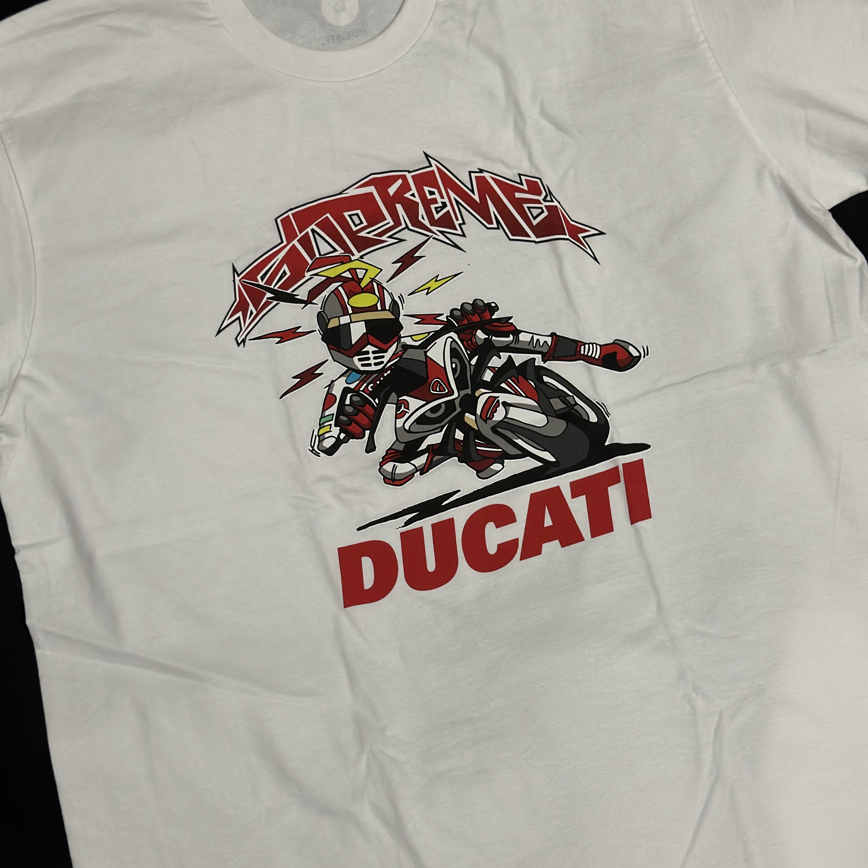 Supreme x Ducati Bike T-Shirt Black - 24SS 착용 스타일 - 3