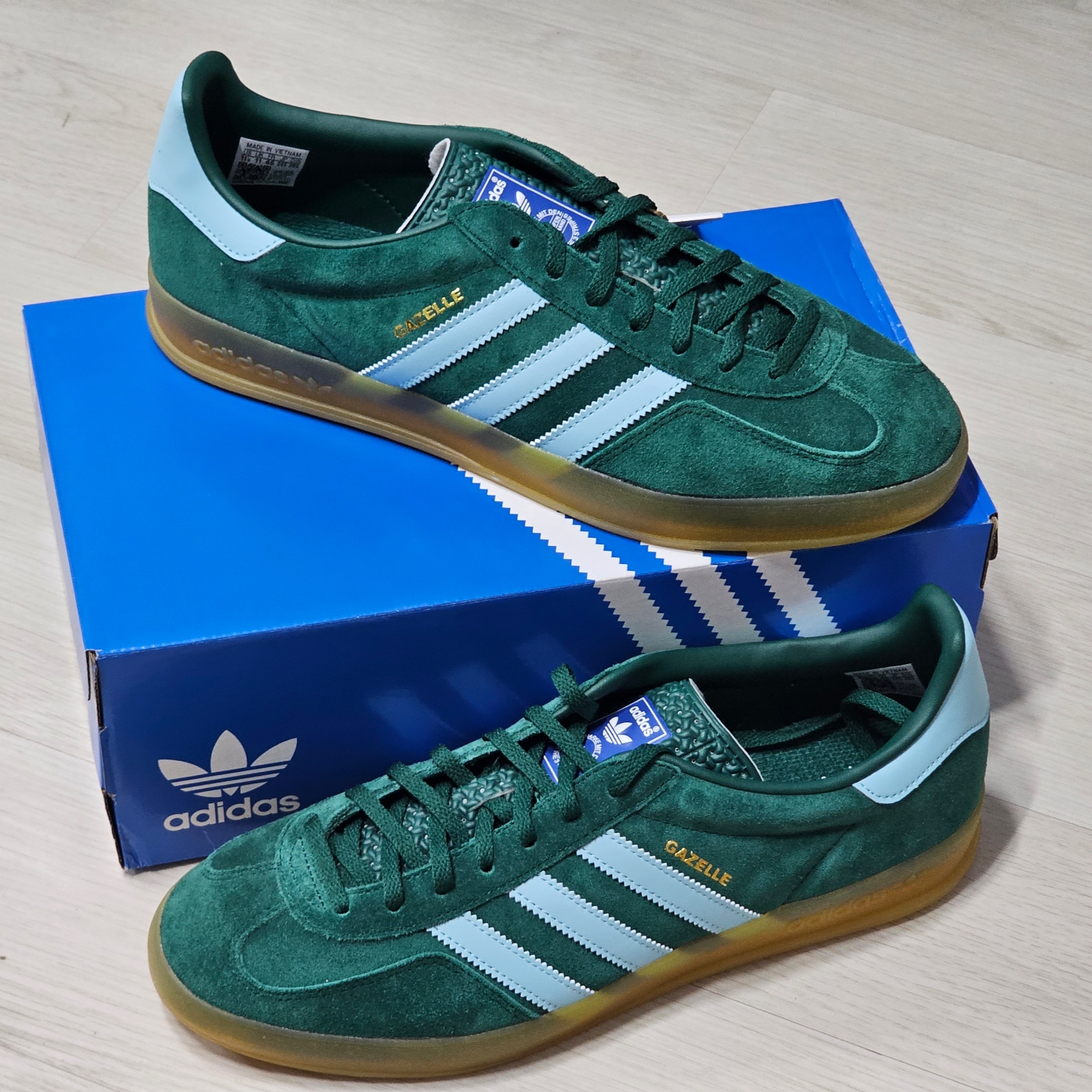 Adidas Gazelle Indoor Collegiate Green Hazy Sky 착용 스타일 - 3