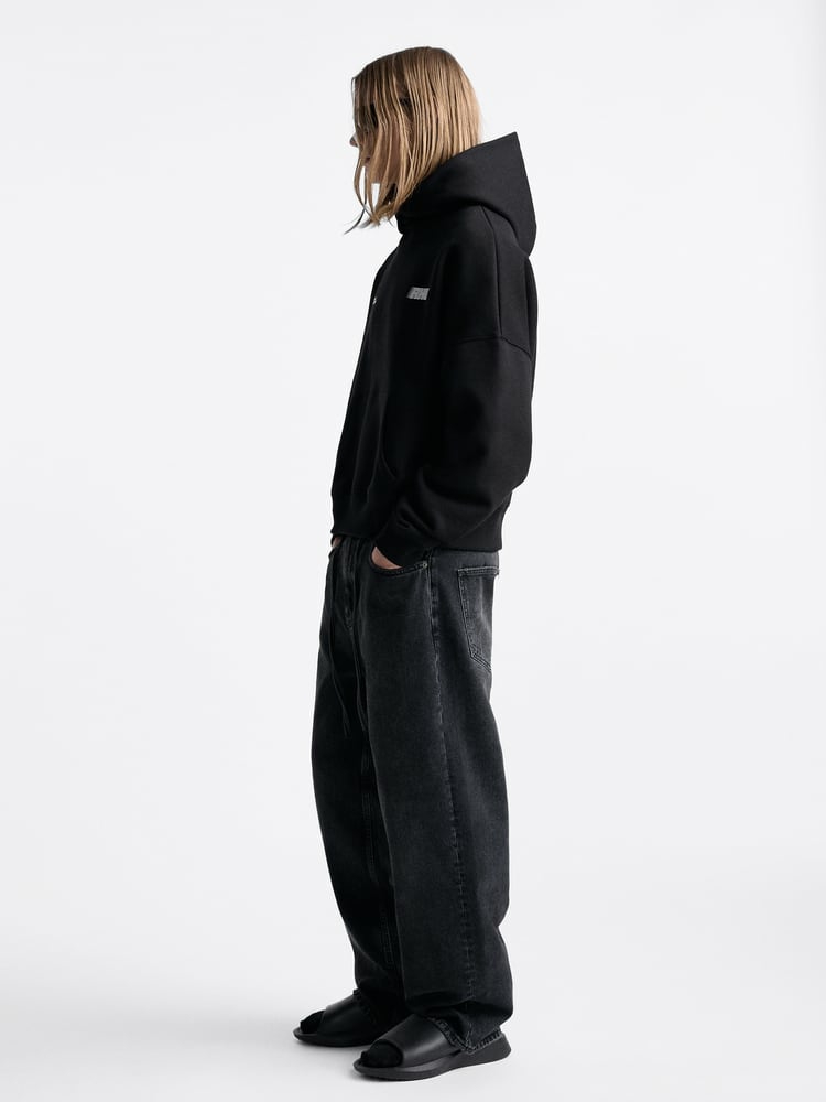 Zara x Rhuigi Logo Hooded Sweatshirt Black, Zara x Rhuigi Wide Fit Jeans Black 착용 스타일