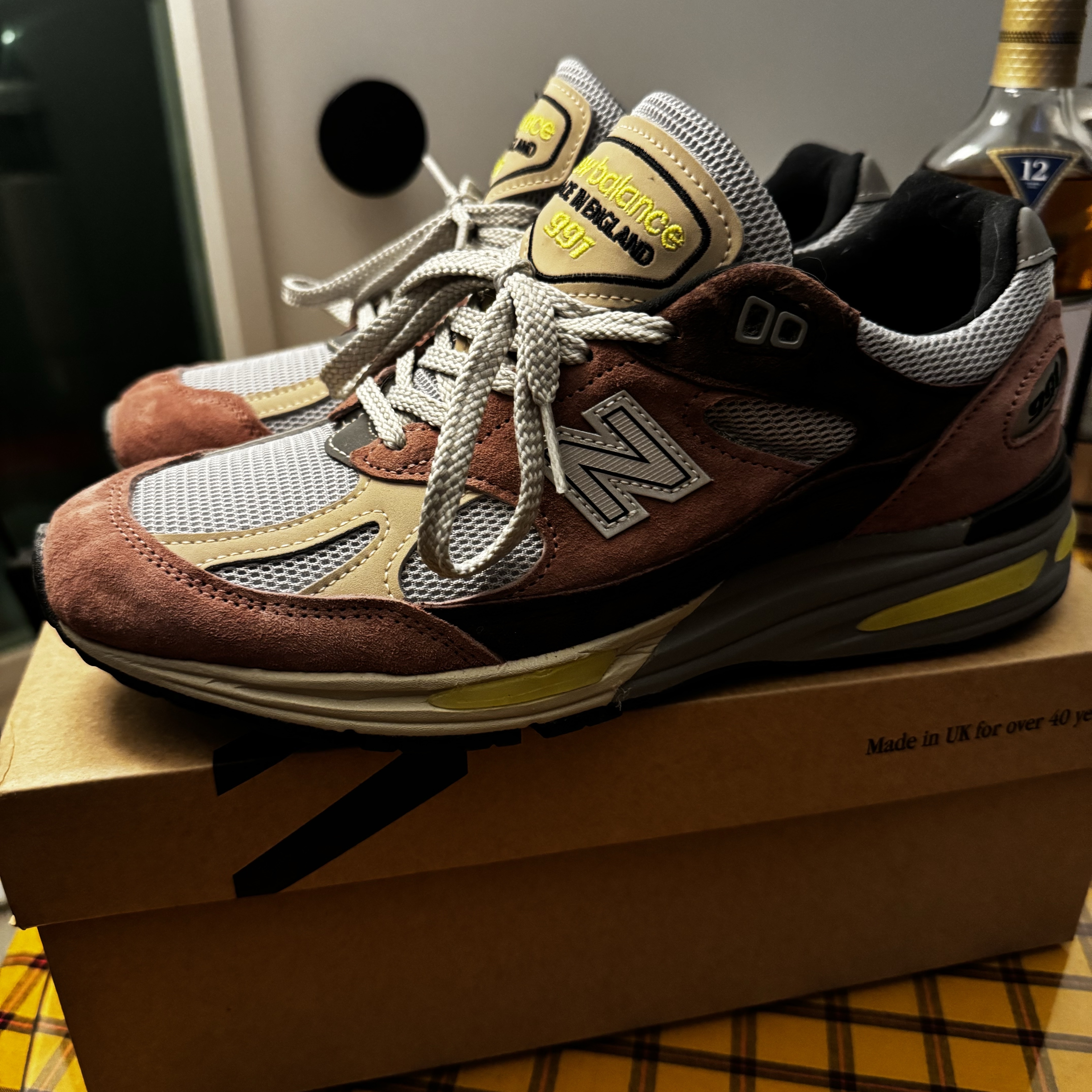 New Balance 991v2 Made in UK Rosewood 착용 스타일