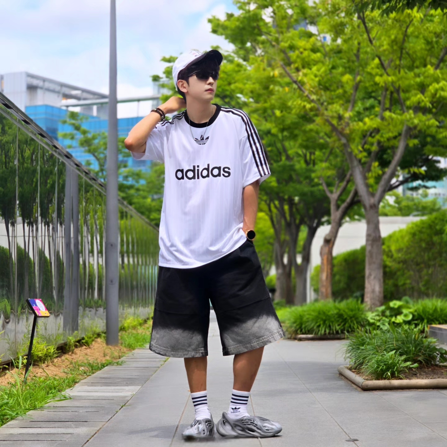 thisisneverthat x New Era x MLB New York Yankees Unstructured Ball Cap White Black, Adidas Adicolor T-Shirt White Black - KR Sizing 착용 스타일 - 6