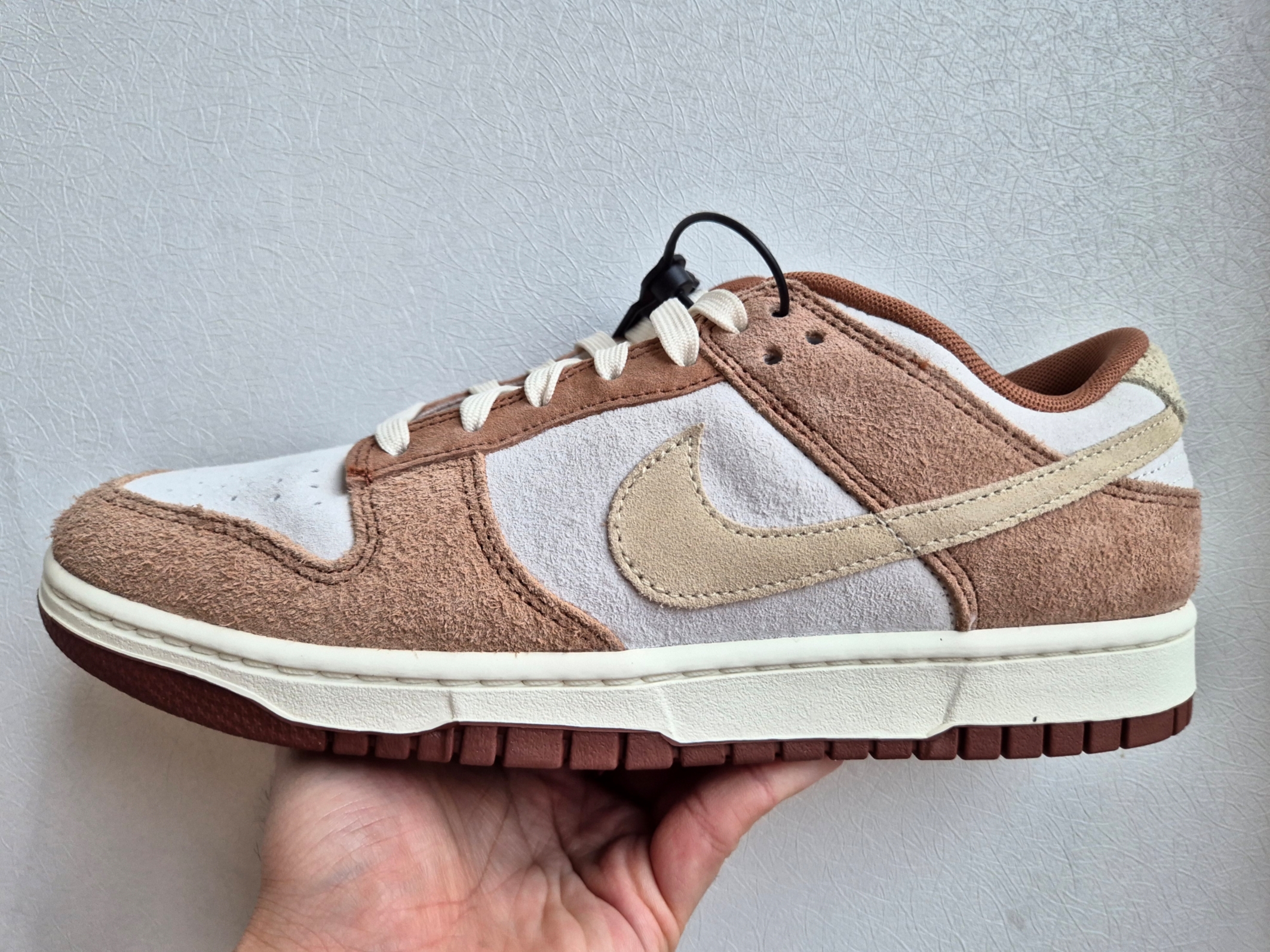 Nike Dunk Low Pro Premium Medium Curry 착용 스타일 - 1