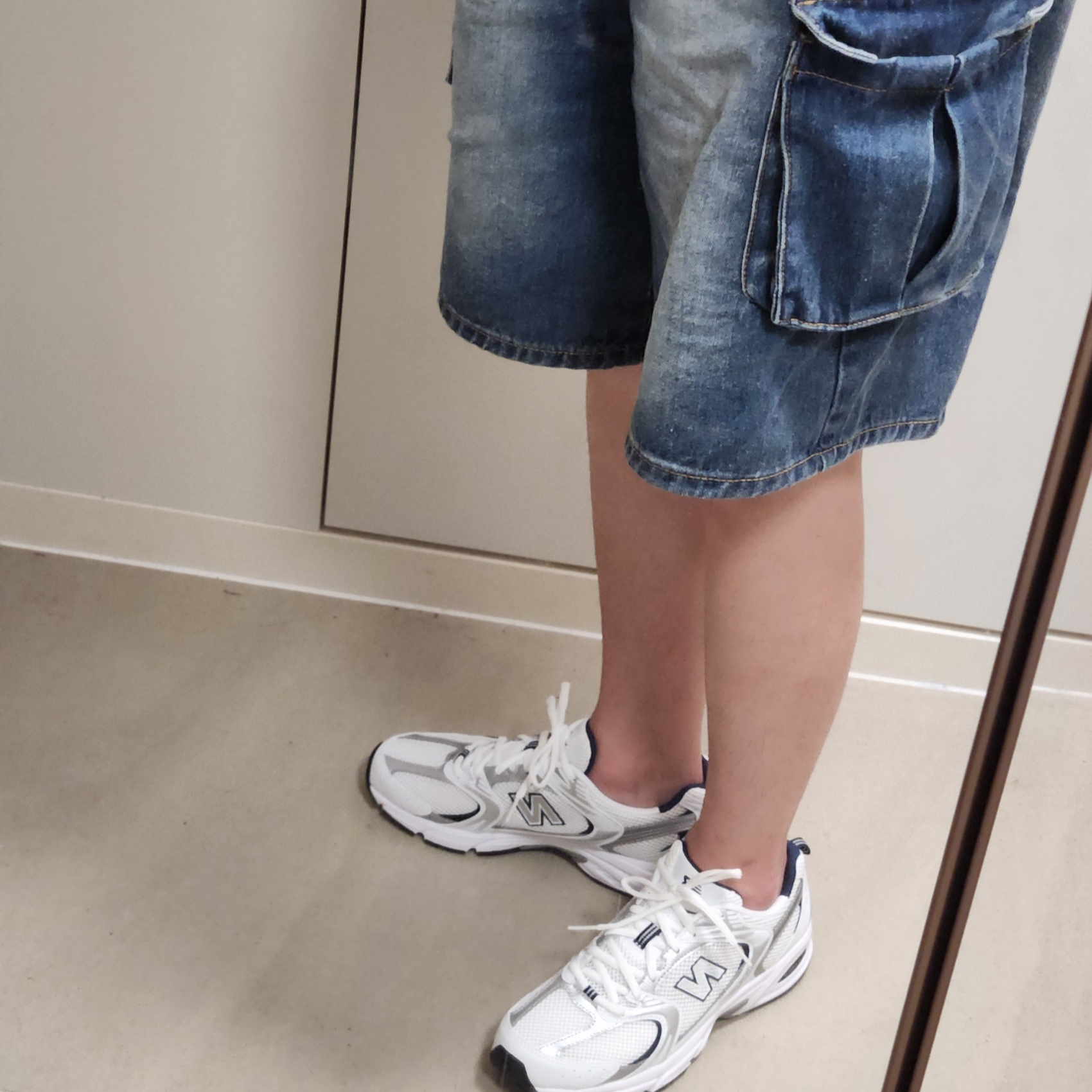 New Balance 530 White 착용 스타일 - 1