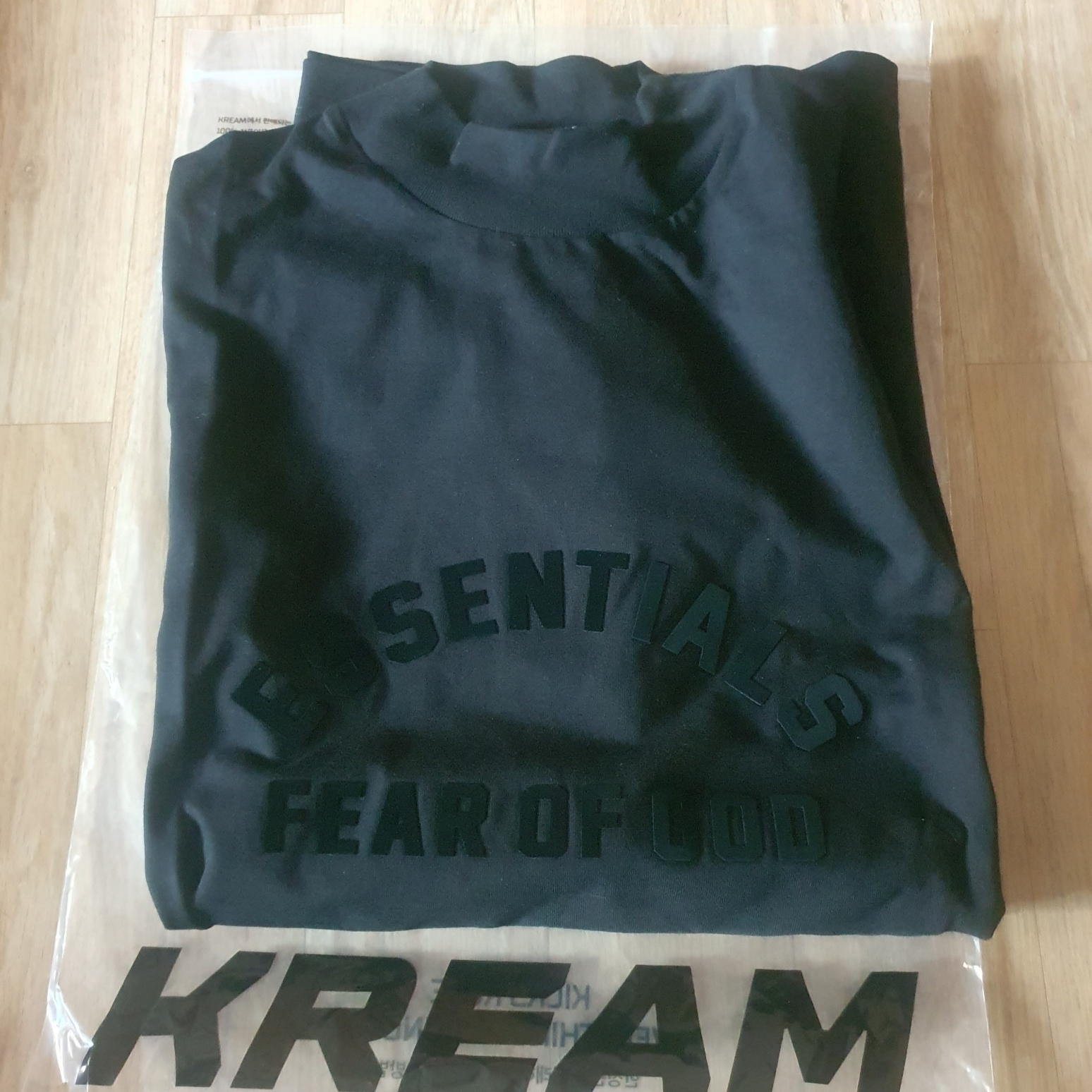 Essentials The Black Collection T-Shirt Black - 23SS 착용 스타일