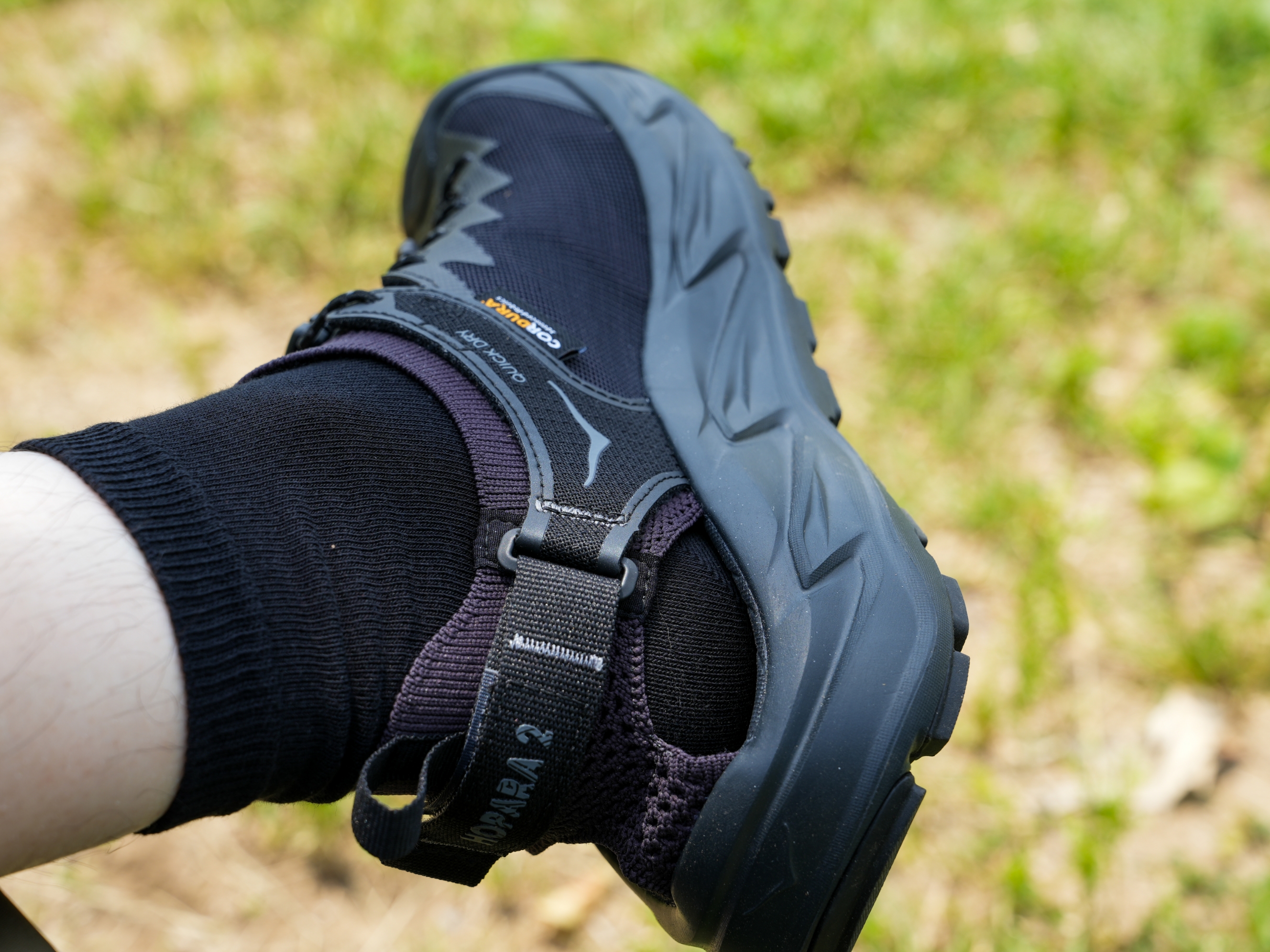 Hoka Hopara 2 Black 착용 스타일 - 1