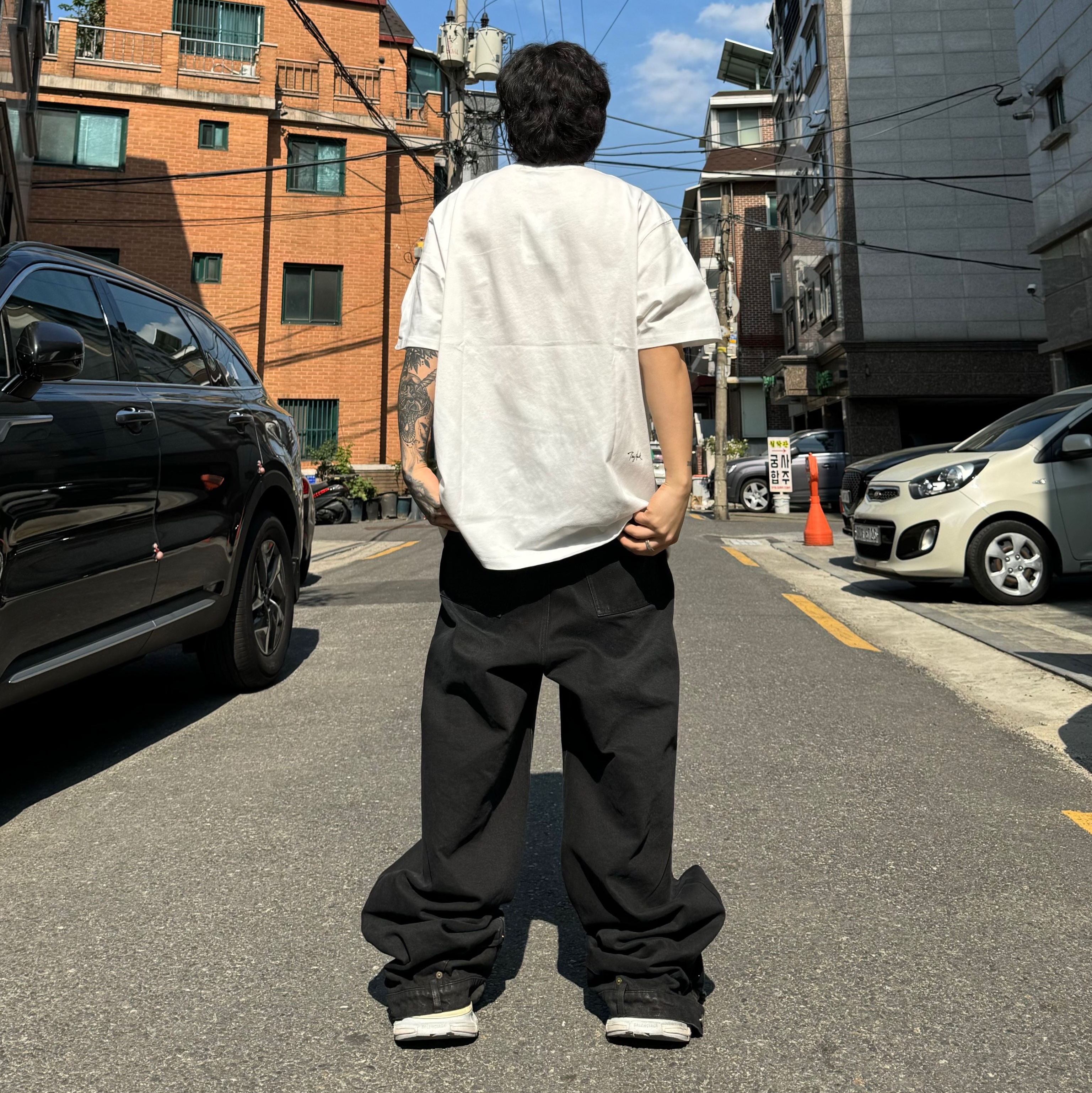 Balenciaga 3XL Sneakers Light Beige 착용 스타일 - 2
