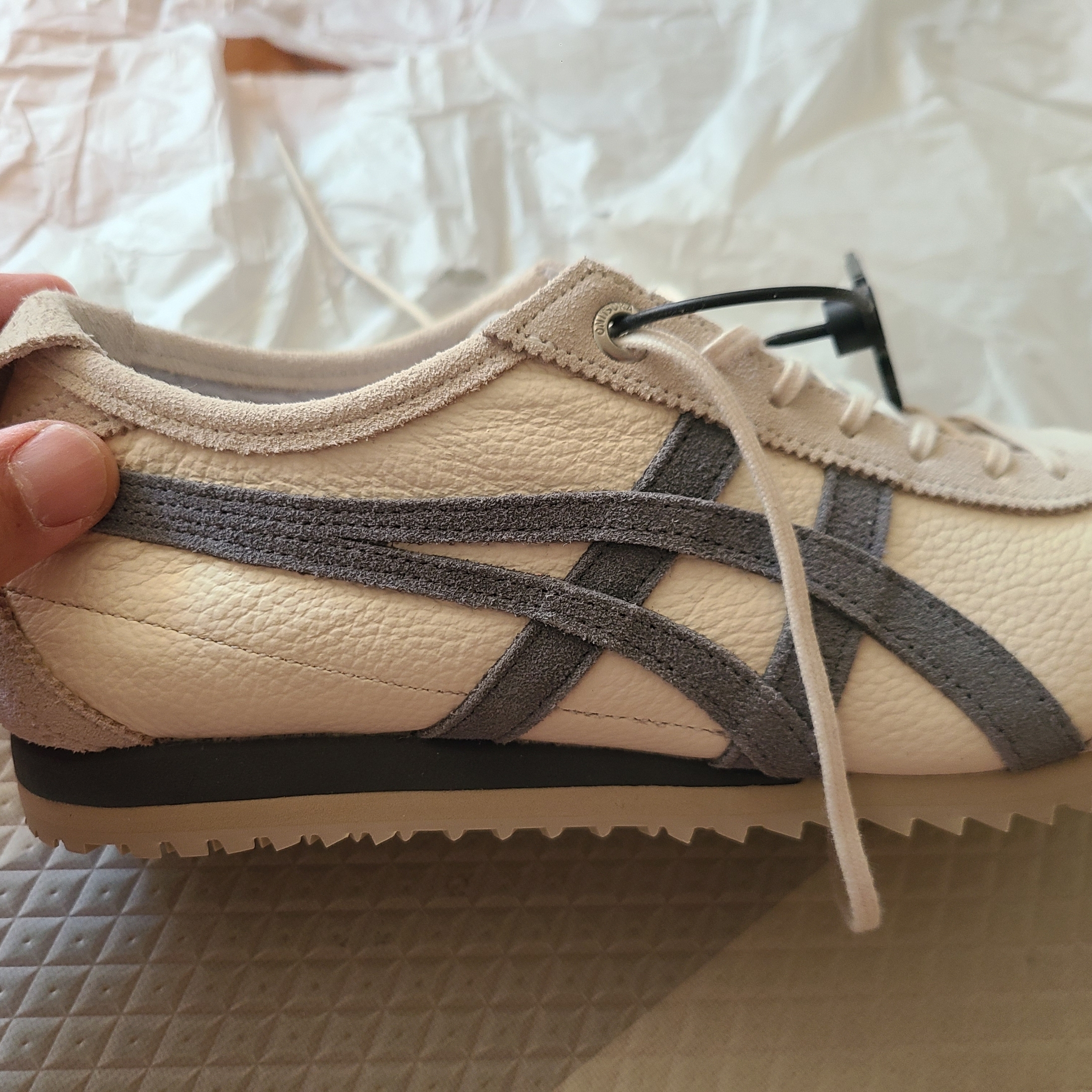 Onitsuka Tiger Mexico 66 SD Birch Metropolis 착용 스타일 - 2