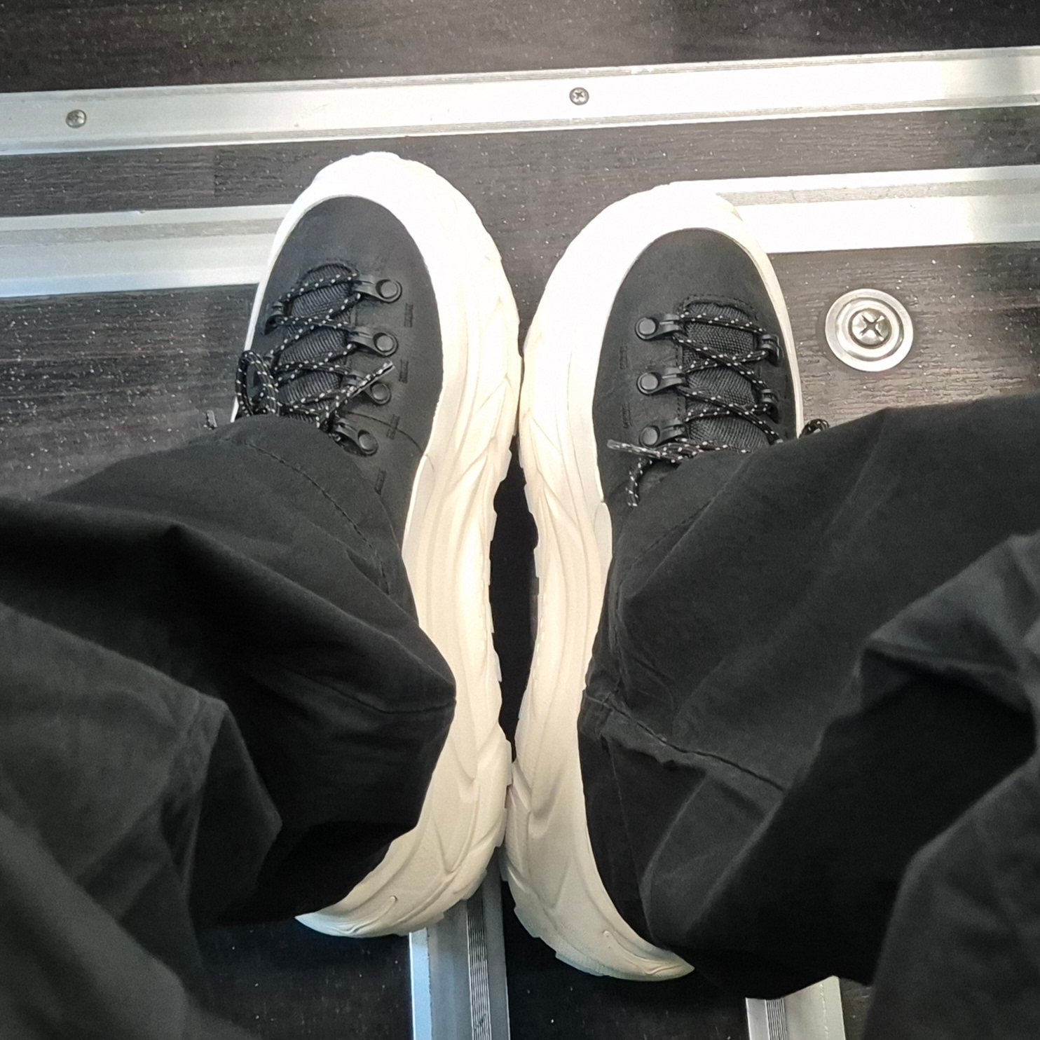 Hoka x Hidden Characters Tor Summit 2 Snow White Black 착용 스타일