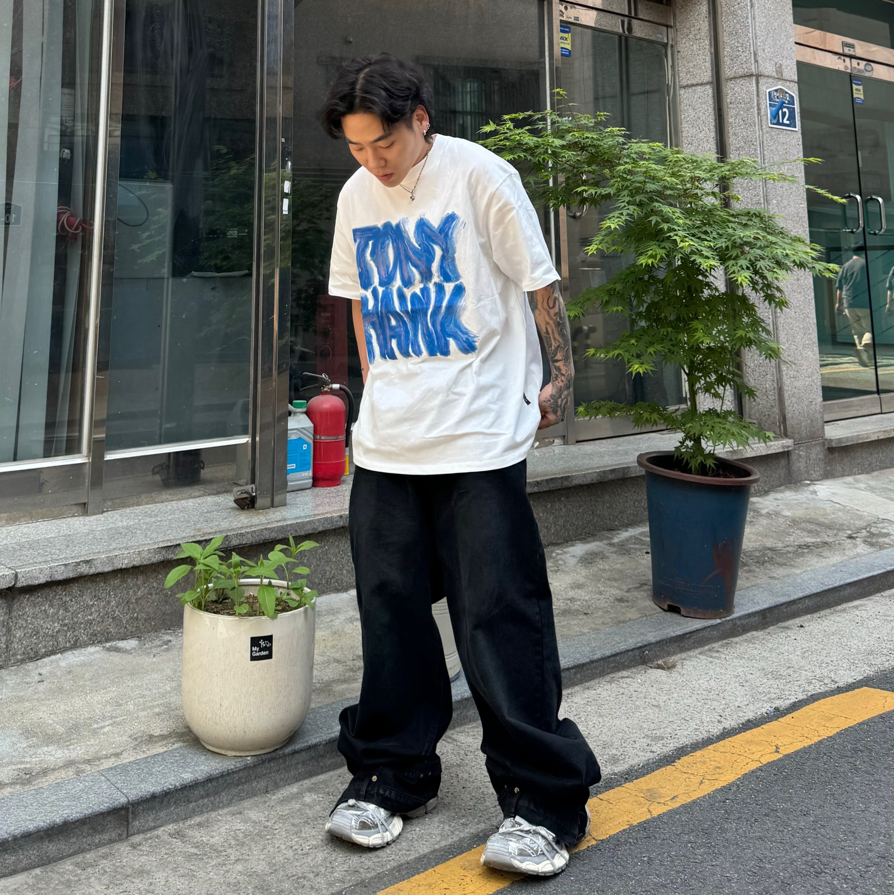 Balenciaga 3XL Sneakers Light Beige 착용 스타일 - 4
