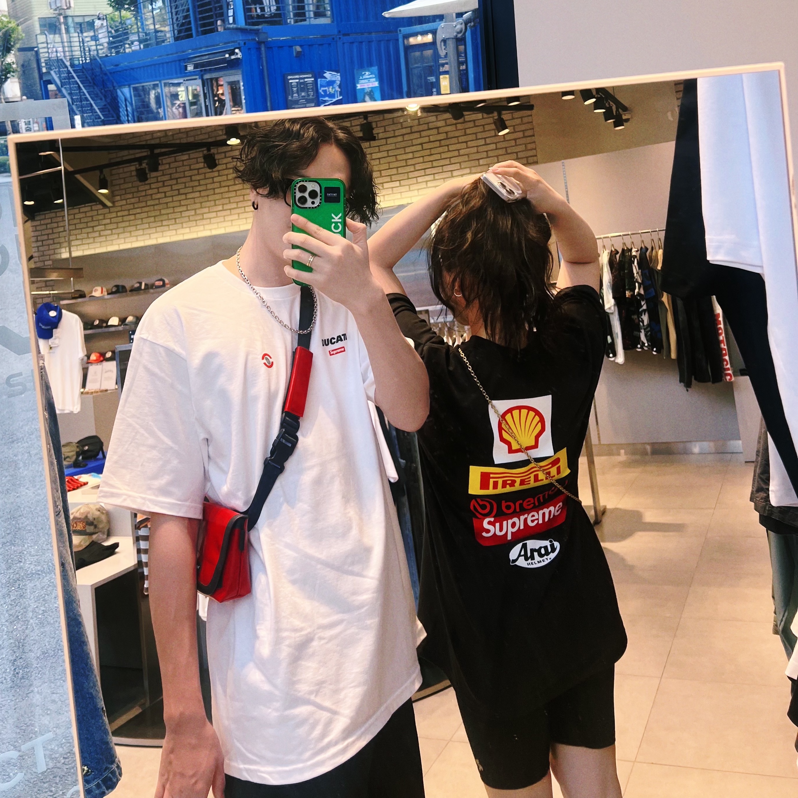 Supreme x Ducati Logos T-Shirt Black - 24SS, Supreme x Ducati Logos T-Shirt White - 24SS 착용 스타일
