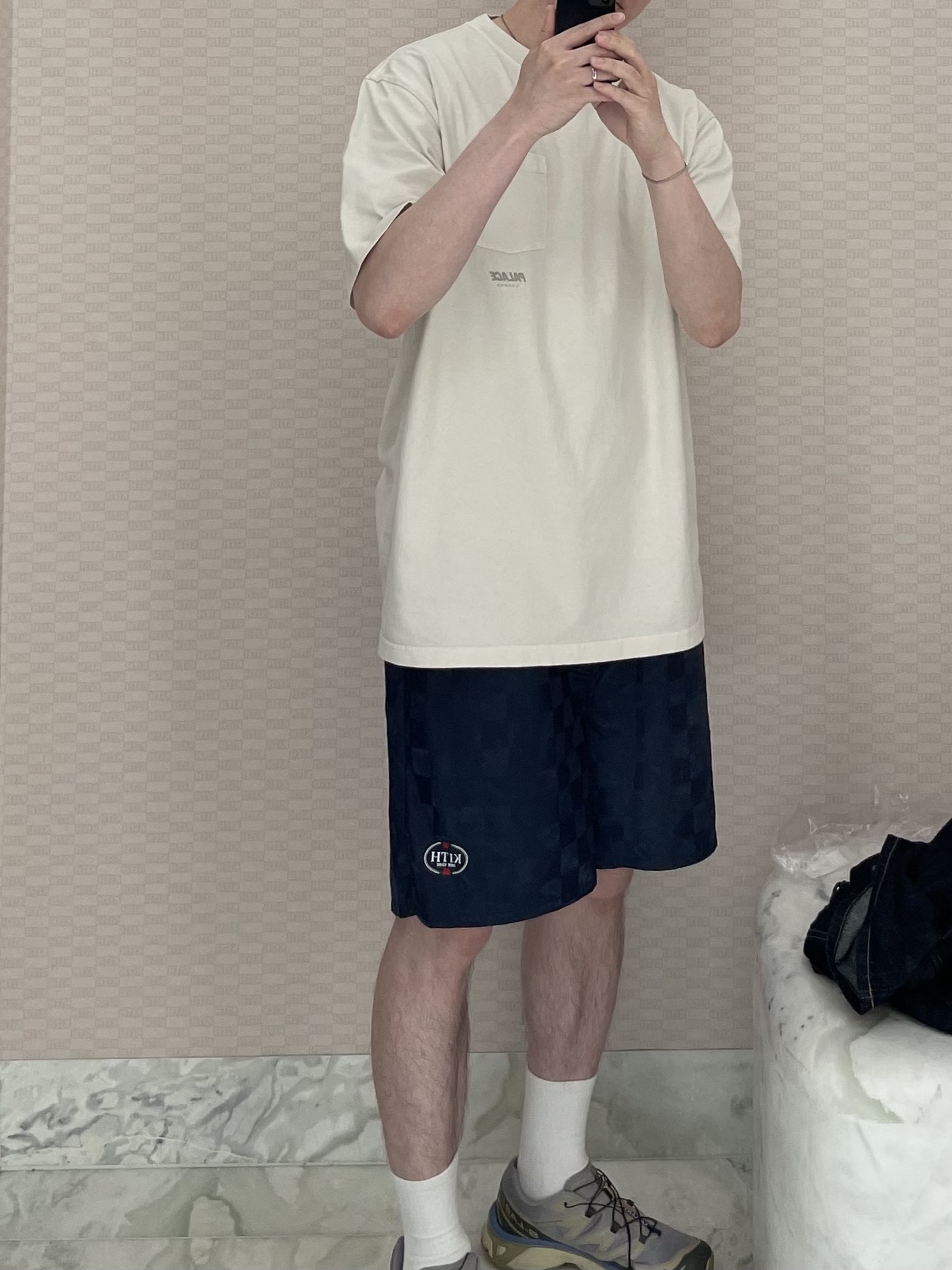 Palace Pigment Pocket T-Shirt White - 24SS 착용 스타일