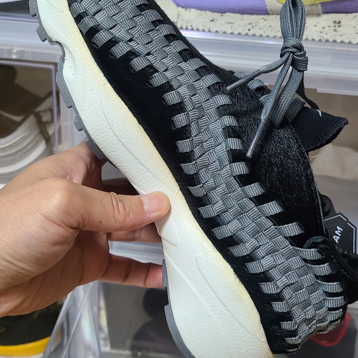 (W) Nike Air Footscape Woven Black and Smoke Grey 착용 스타일 - 3