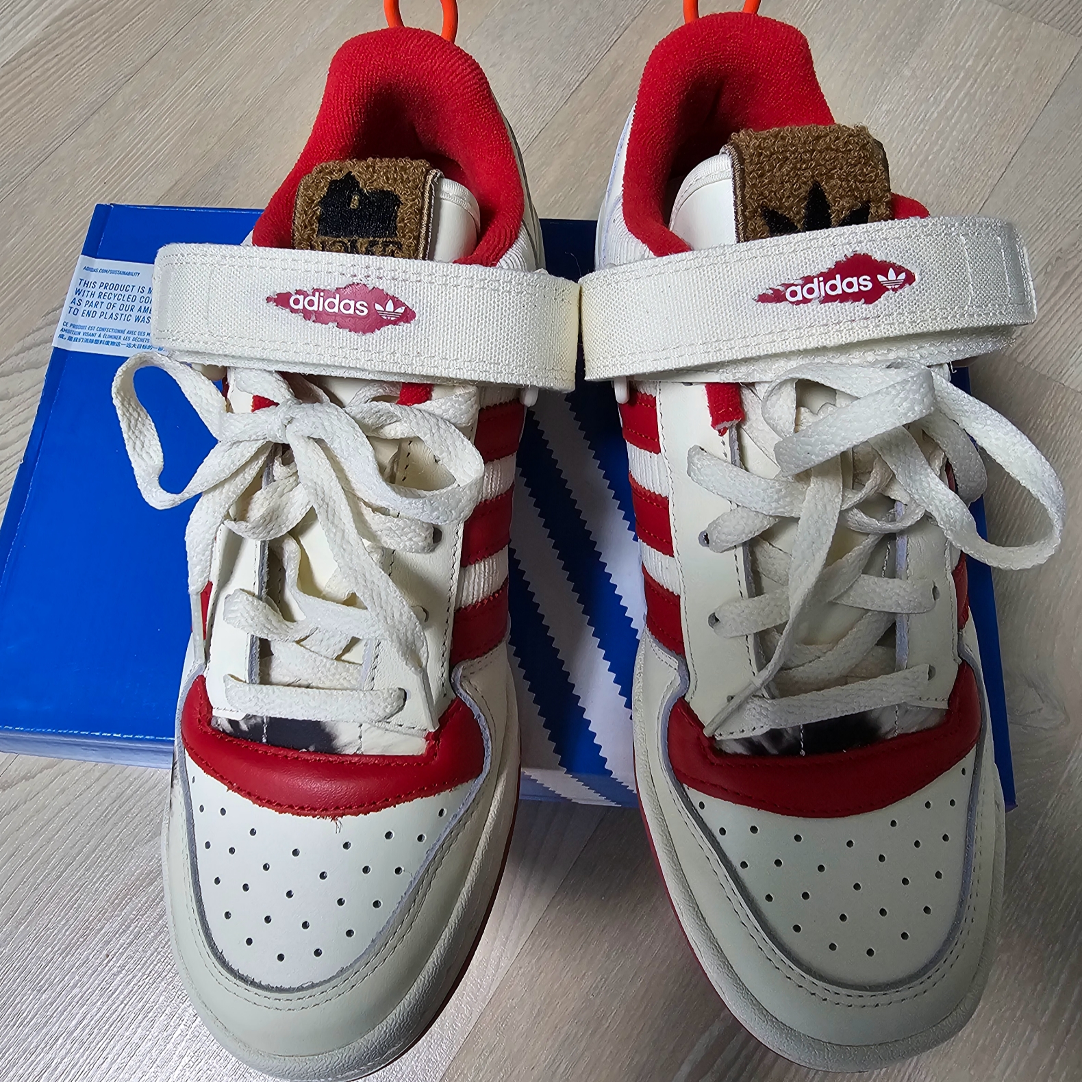 Adidas Forum Low Home Alone 착용 스타일 - 3