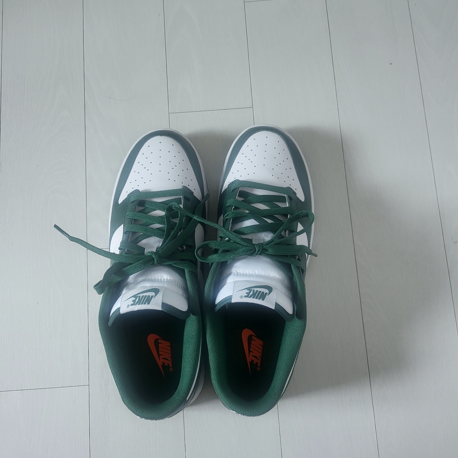 Nike Dunk Low Retro Varsity Green 착용 스타일